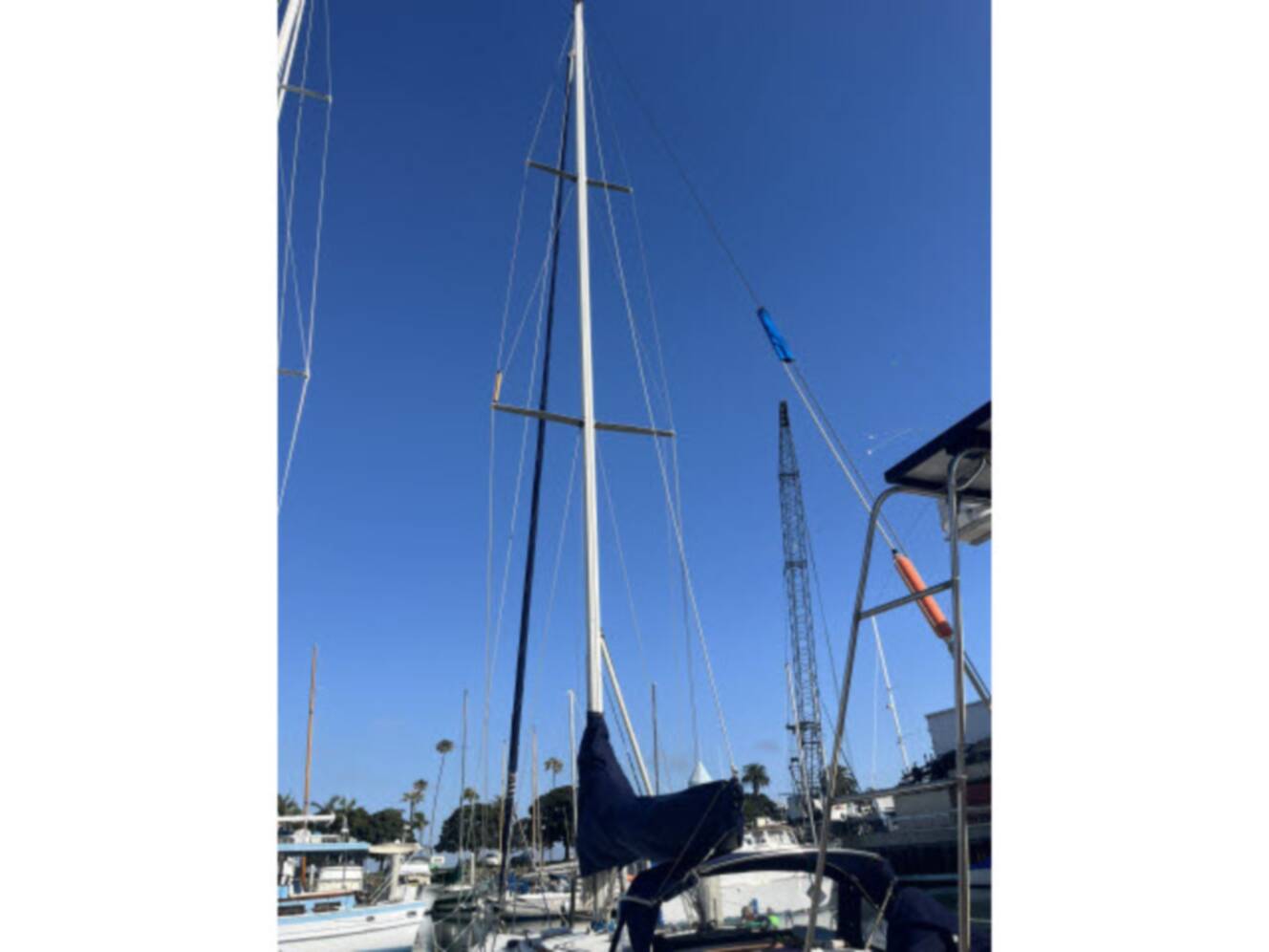 A photo of this 1985 Islander Peterson 40