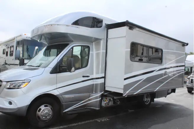 2022 Winnebago NAVION 24D in southbury CT