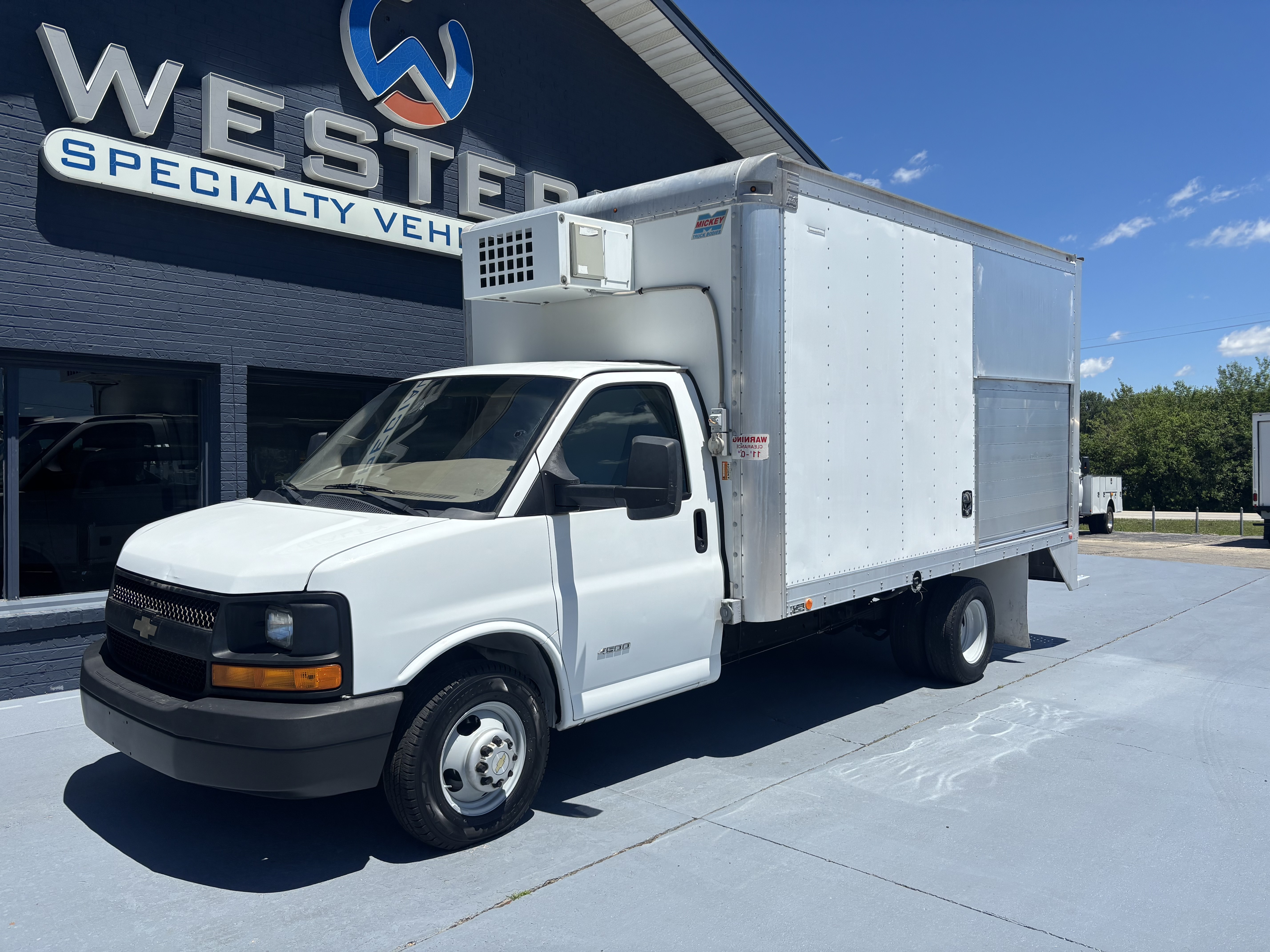 2016 CHEVROLET EXPRESS G4500 in Braidwood, IL