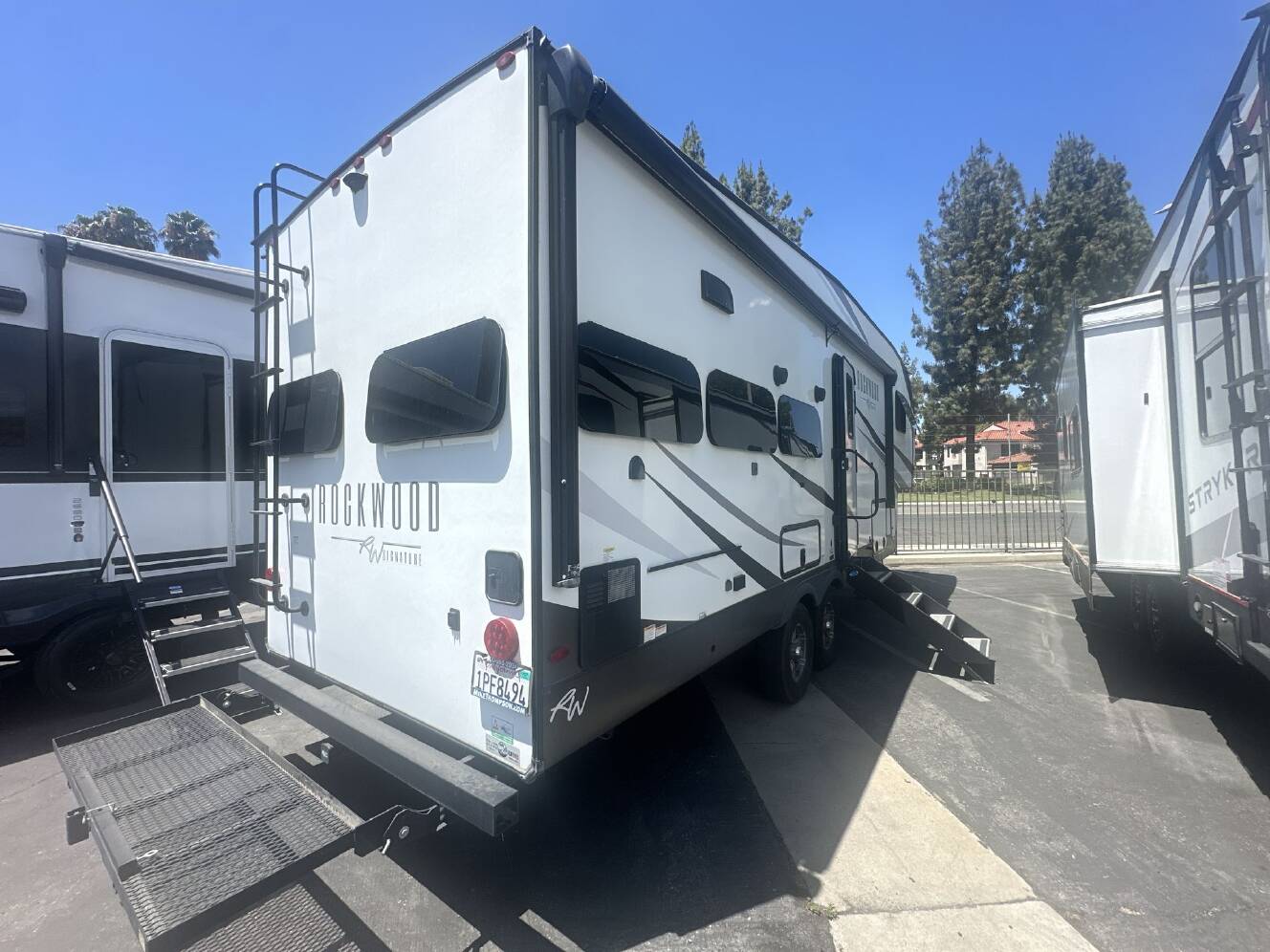 A photo of this 2023 Forest River ROCKWOOD SIGNATURE 2622RK