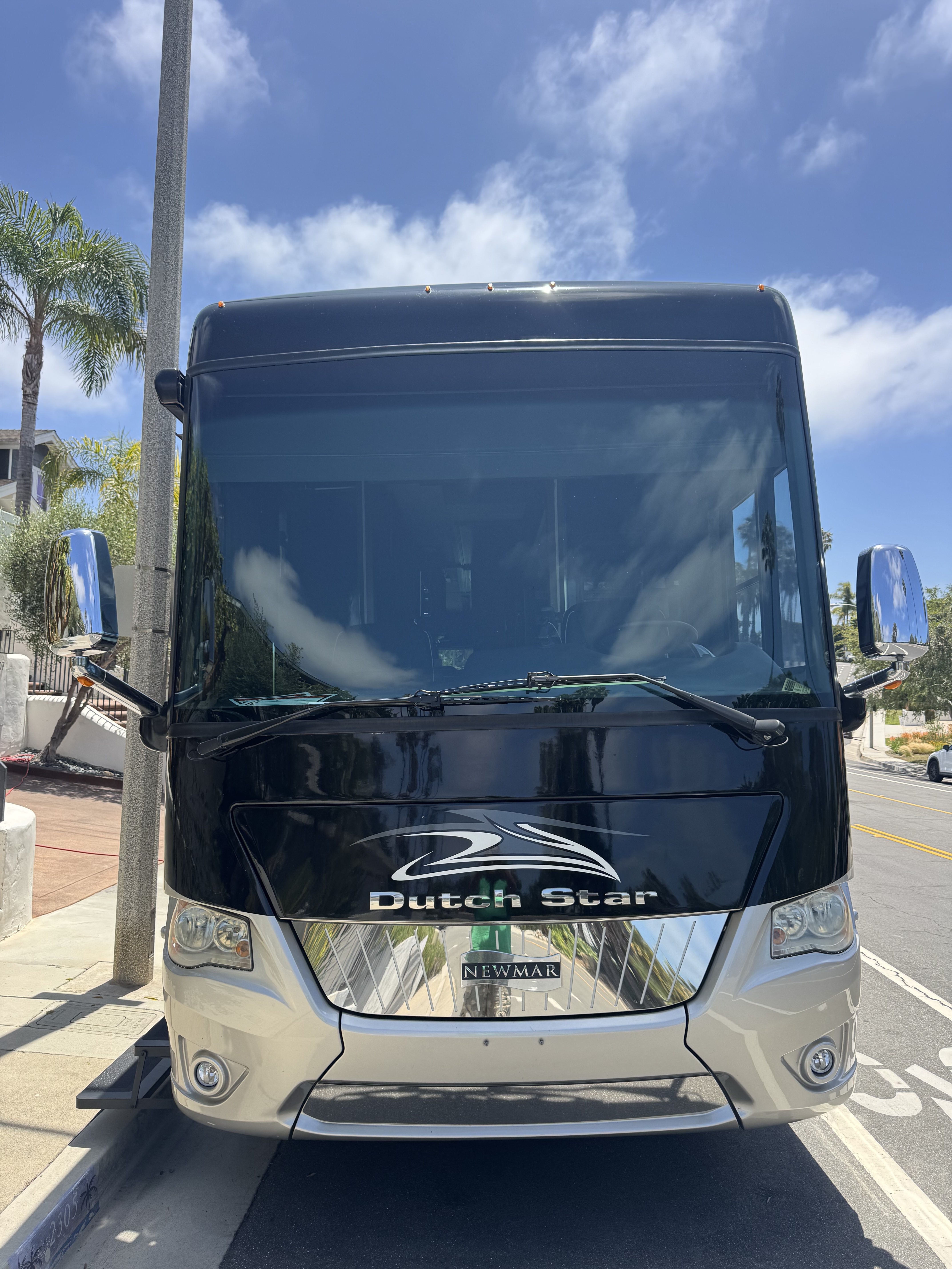 2015 Newmar DUTCH STAR 4369 in san clemente CA