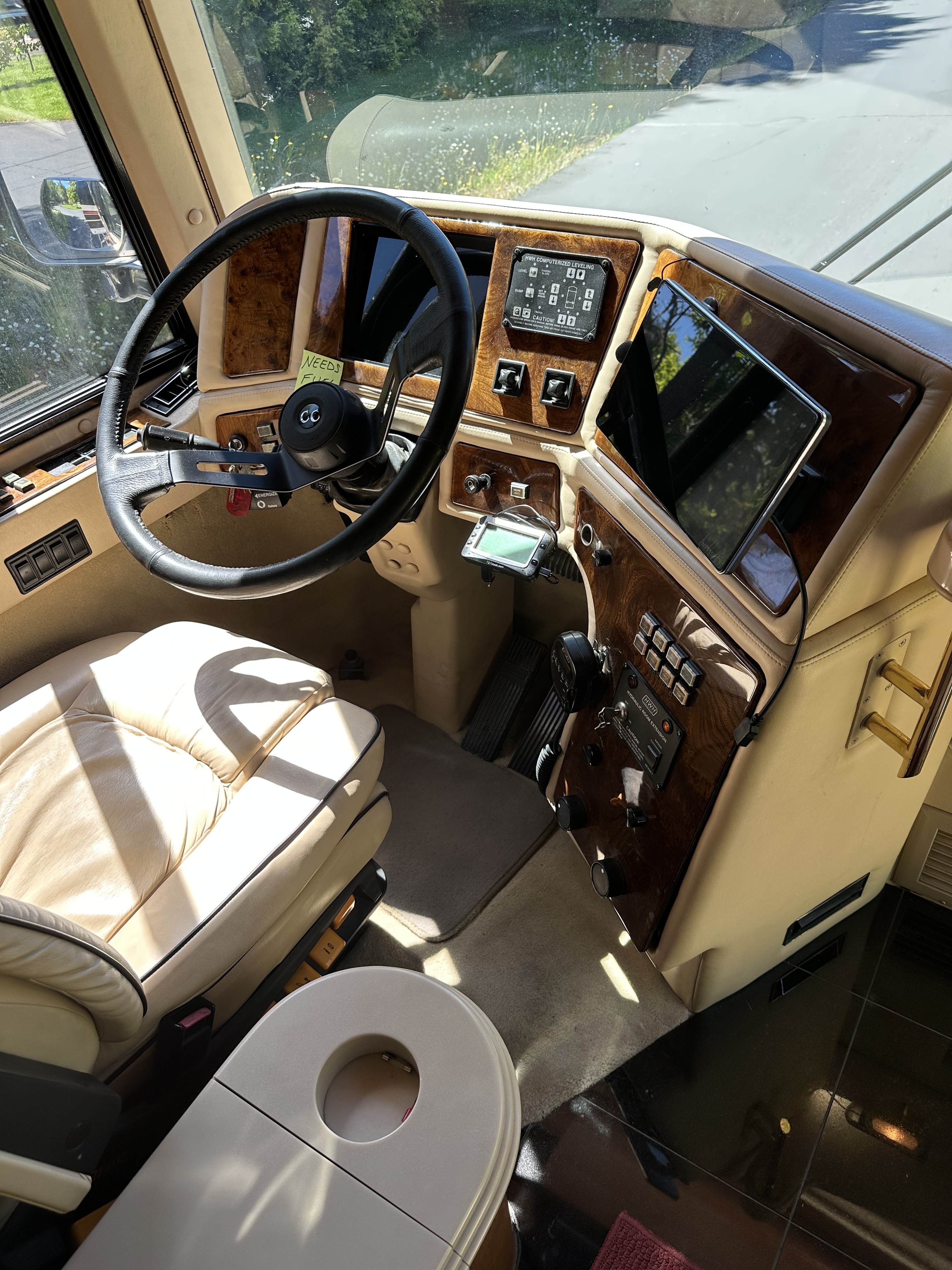 2001 Country Coach PREVOST XL45 in waterville OR