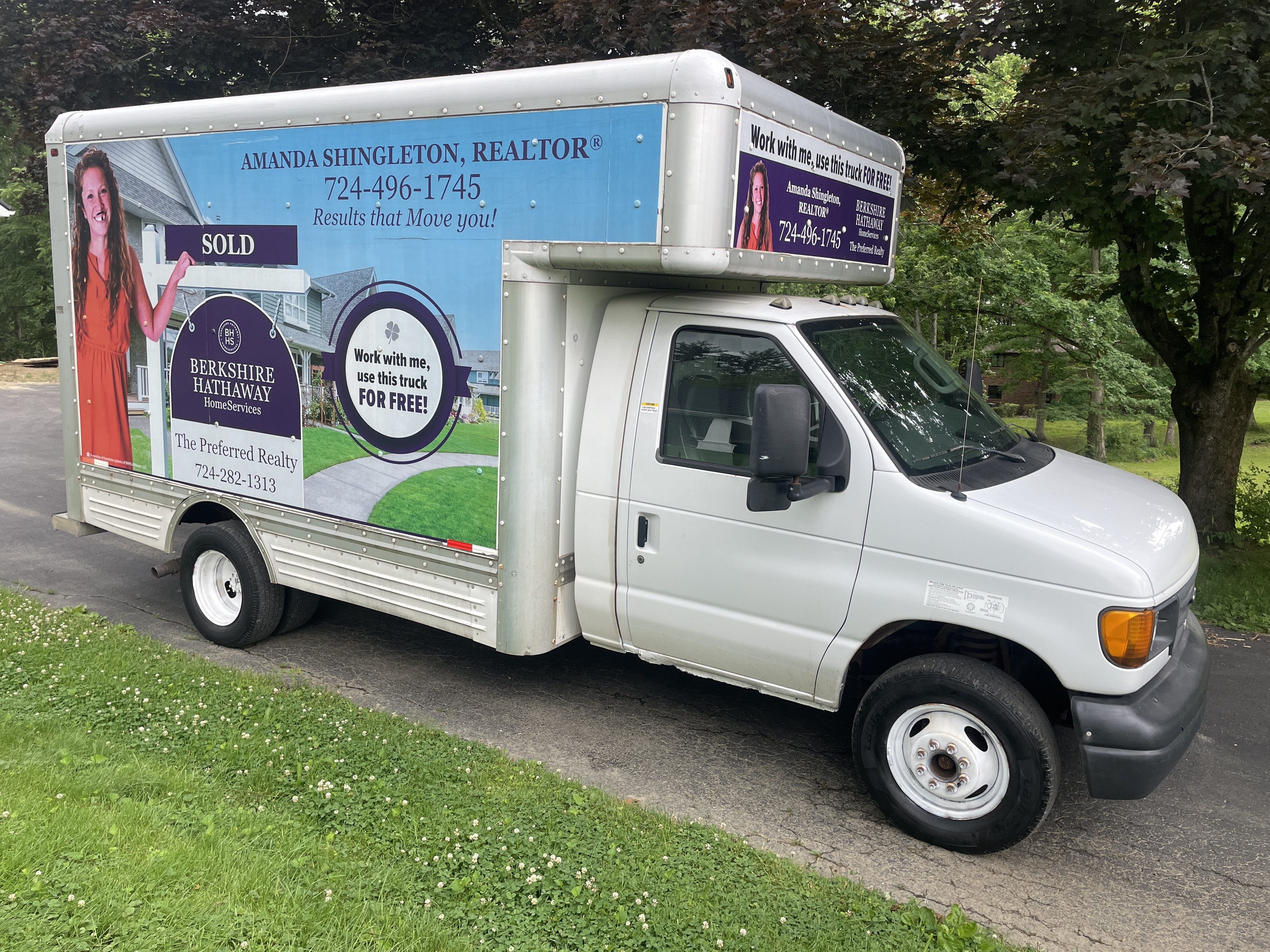 2006 FORD E450 in Butler, PA