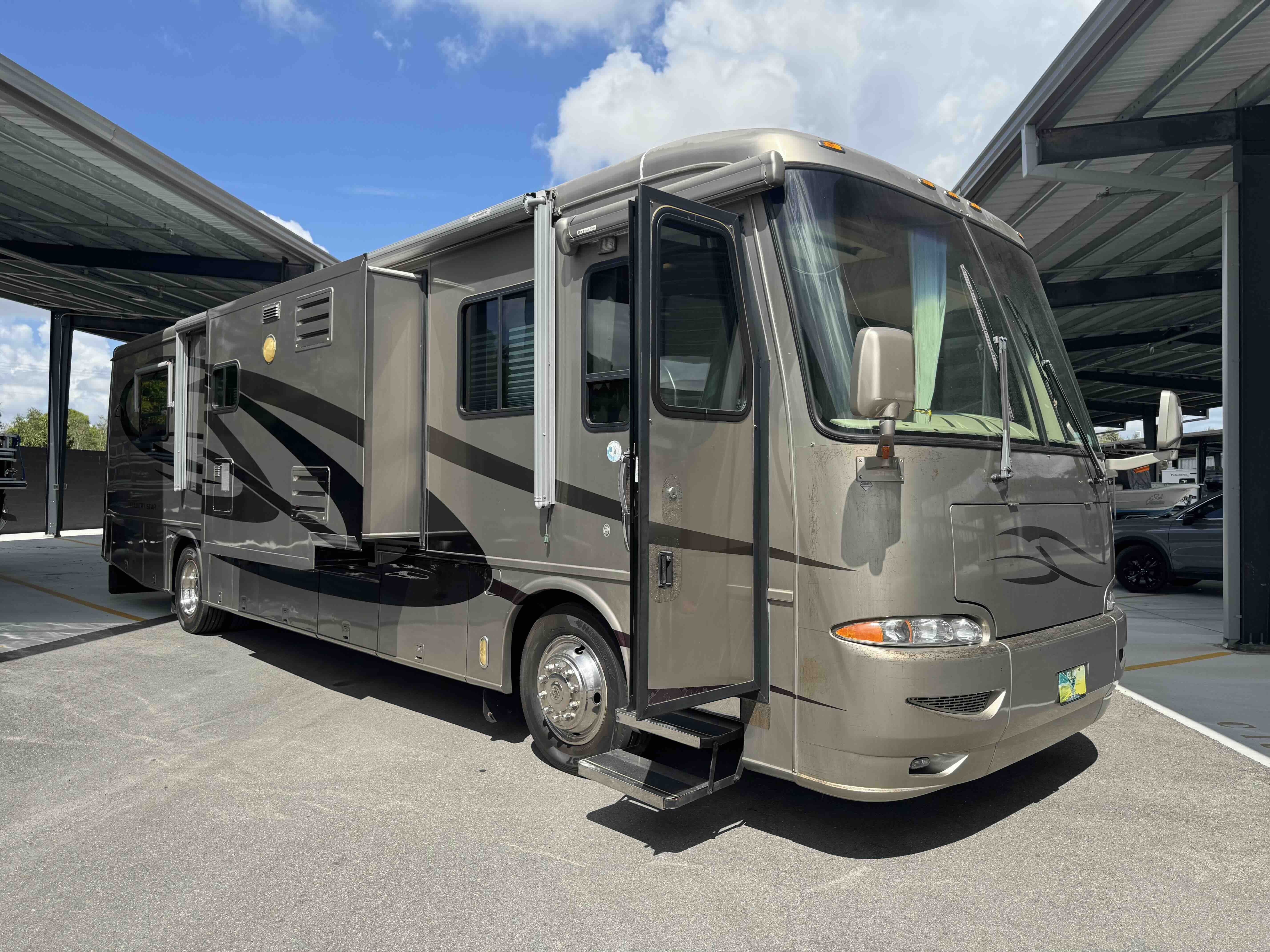 2004 Newmar KOUNTRY STAR 3904 RV