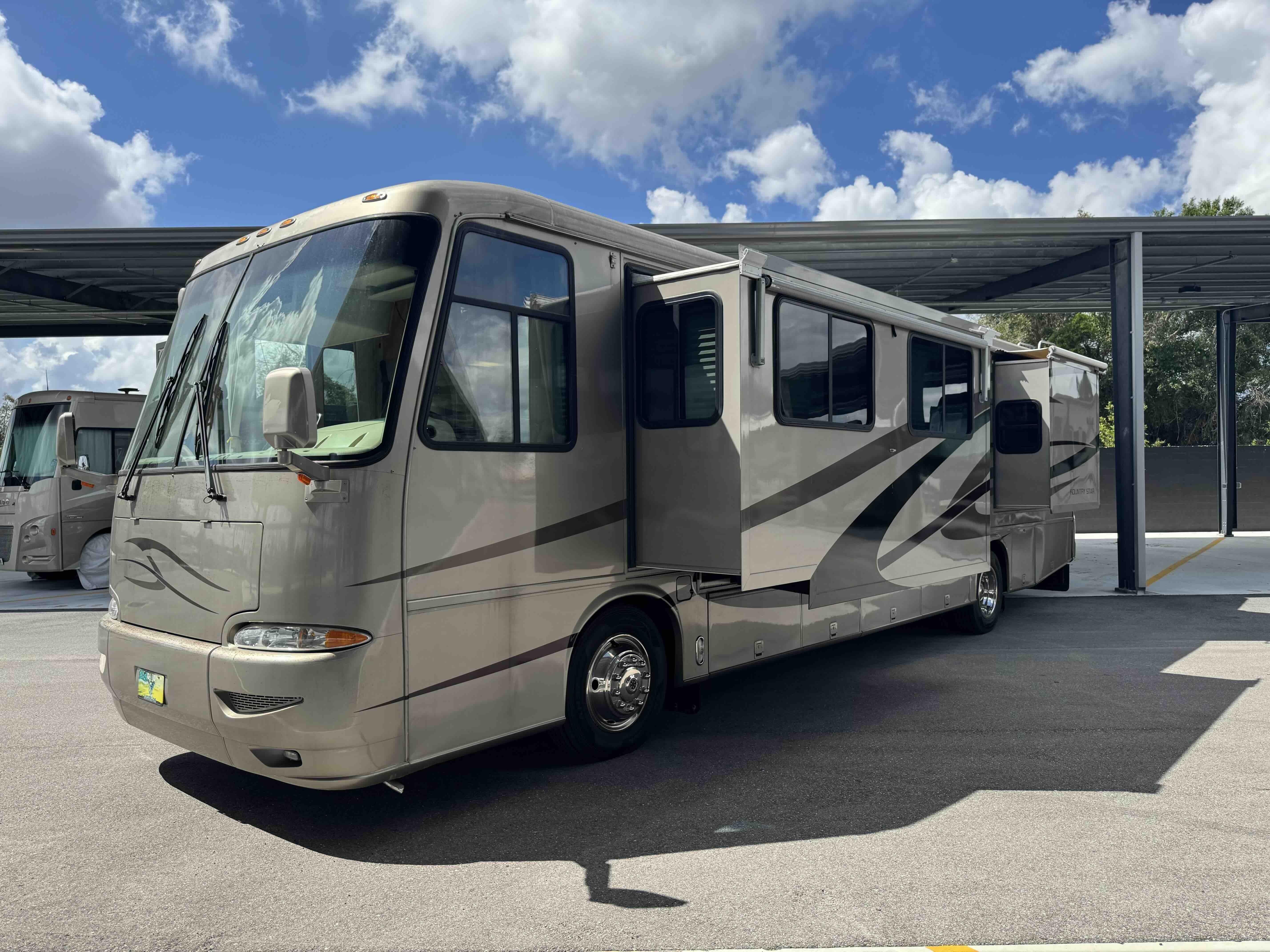 2004 Newmar KOUNTRY STAR 3904 in fort myers FL
