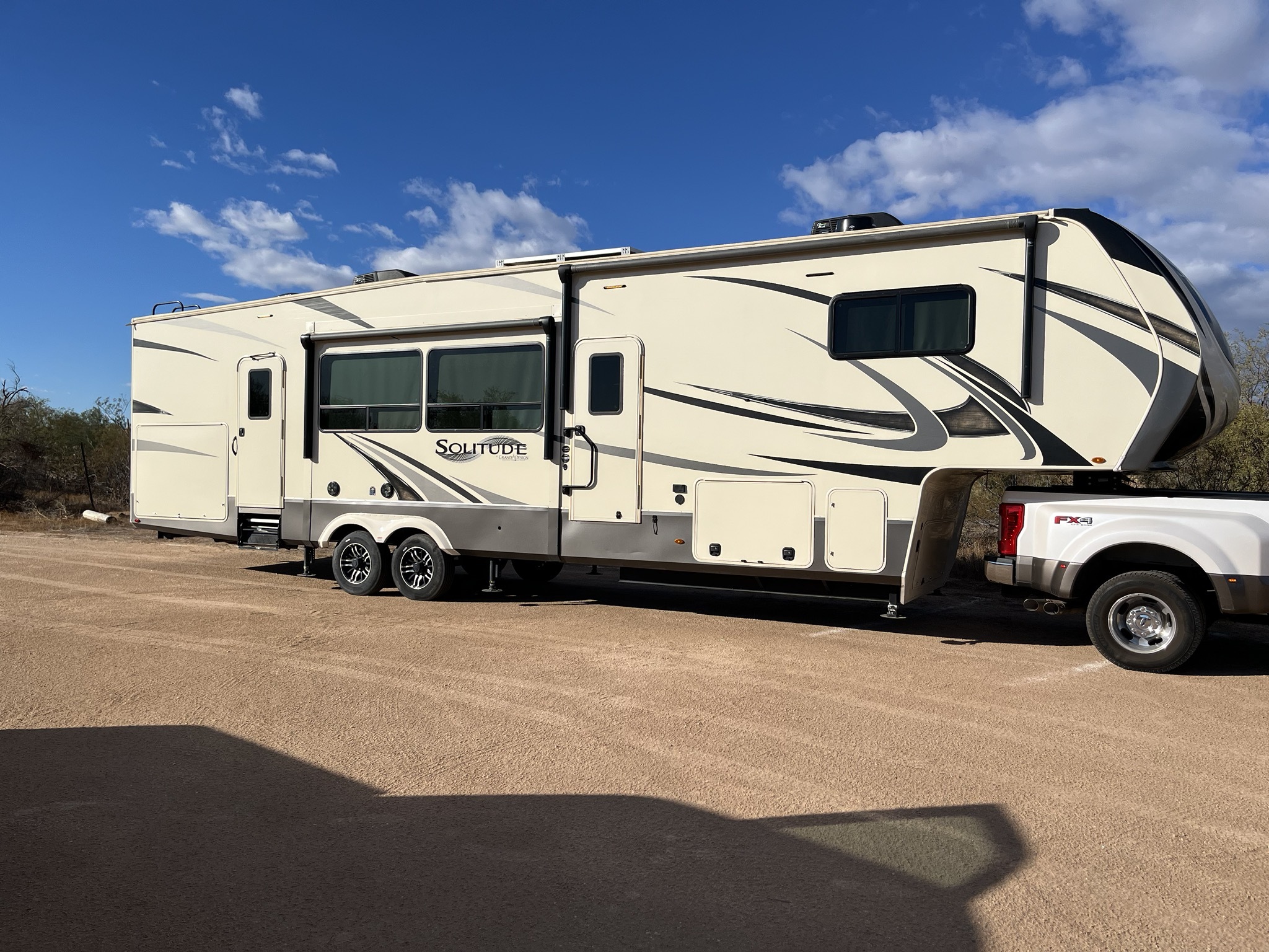 2021 Grand Design SOLITUDE S-CLASS 3704BH in cavecreek AZ