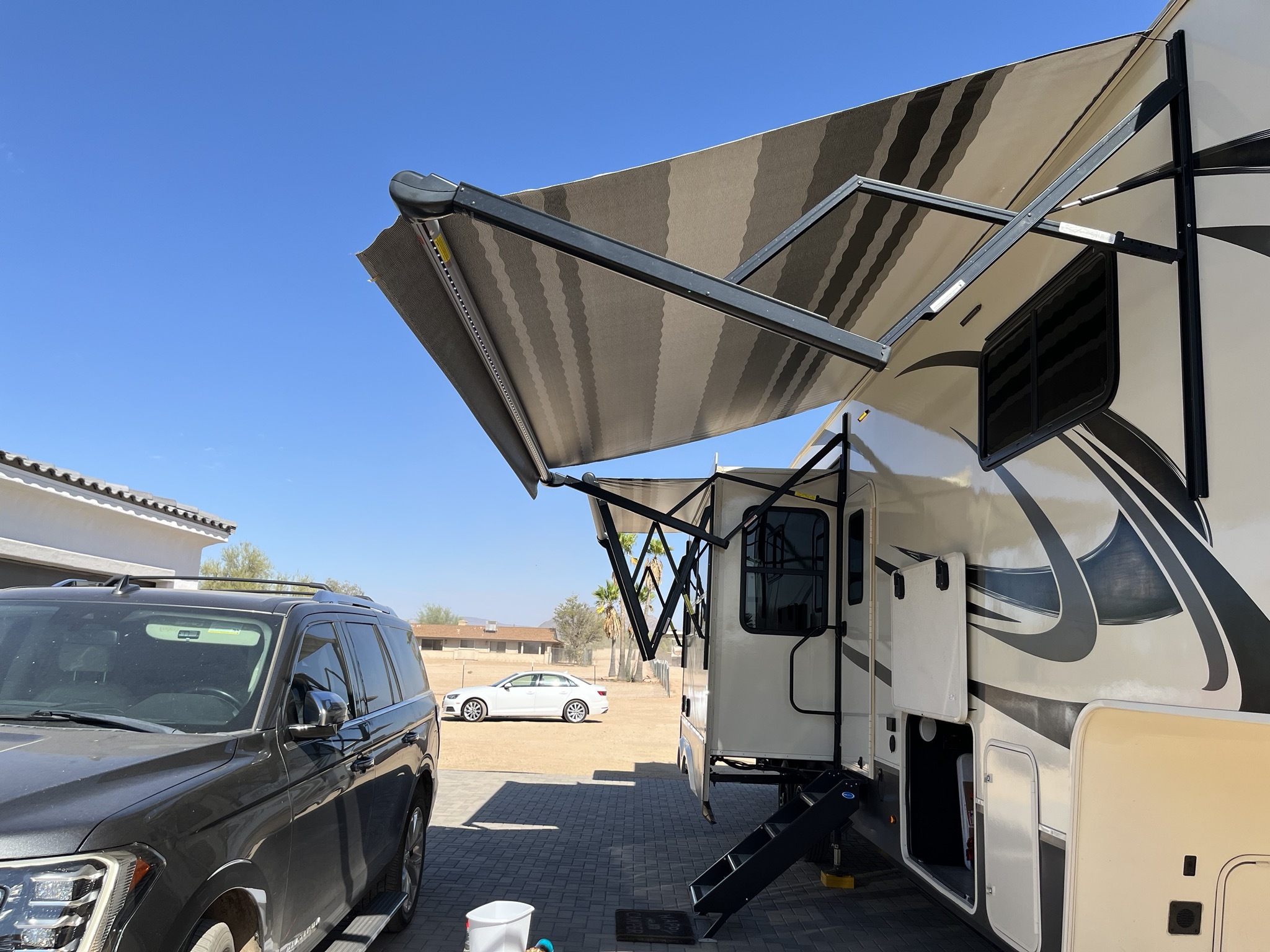 2021 Grand Design SOLITUDE S-CLASS 3704BH in cavecreek AZ