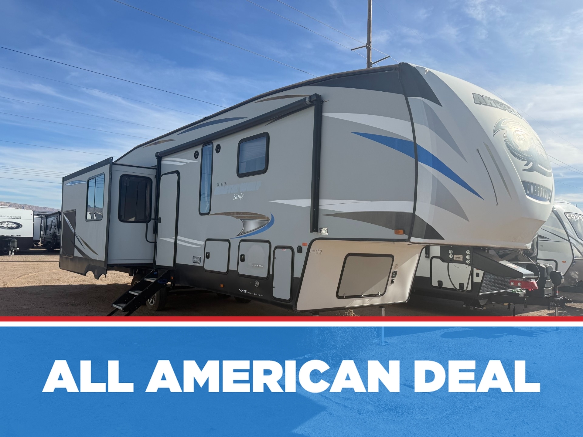 2020 Forest River Cherokee Arctic Wolf 3550SUITE RV
