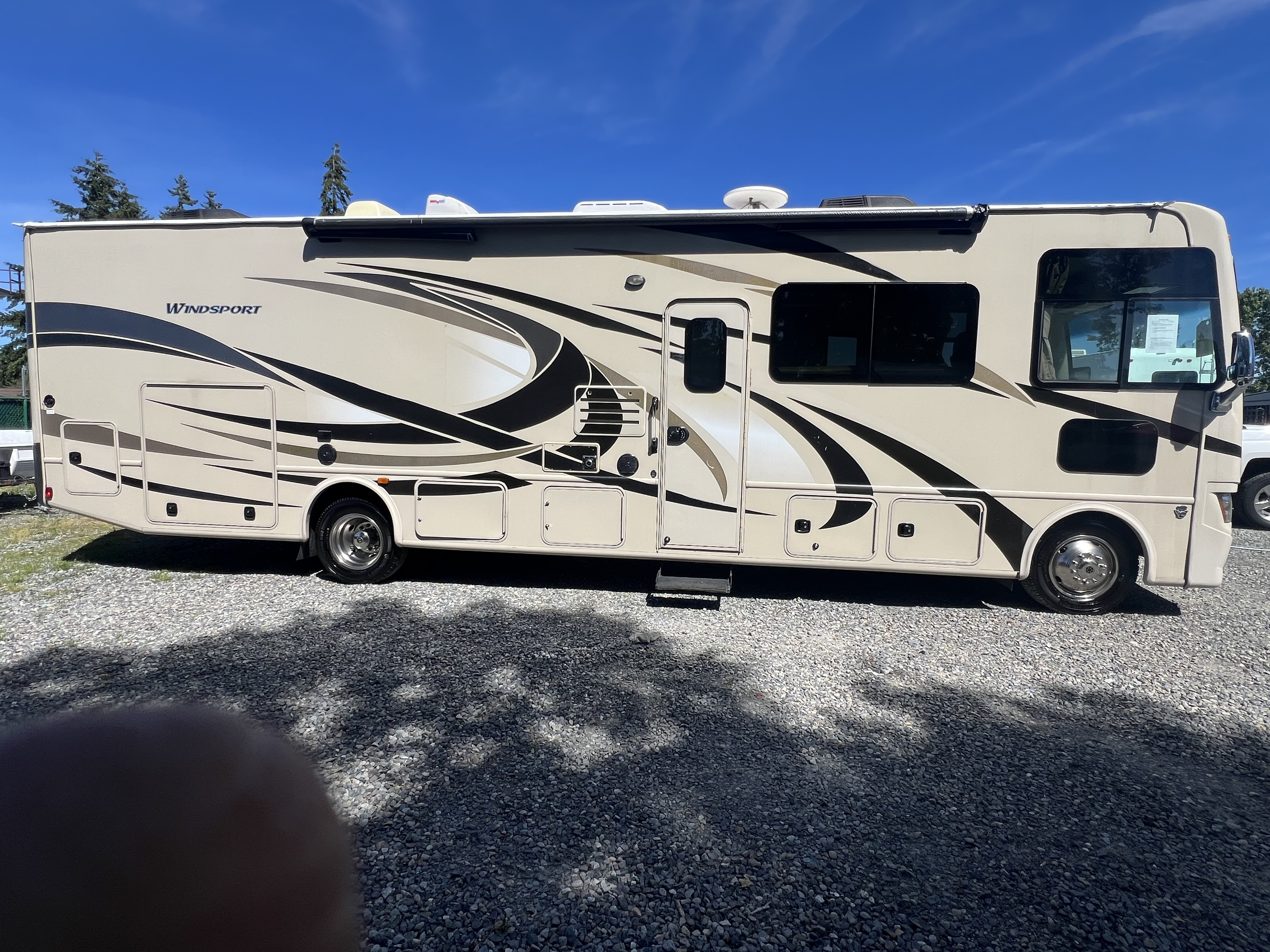 2017 Thor Motor Coach WINDSPORT RV