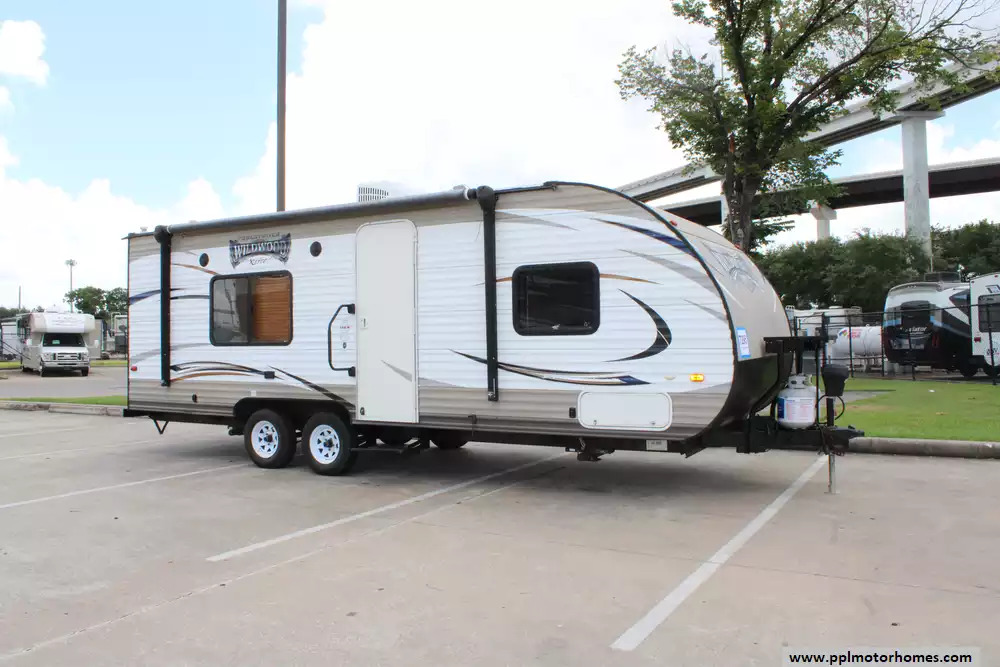 2017 Forest River Wildwood X-Lite 241QBXL RV