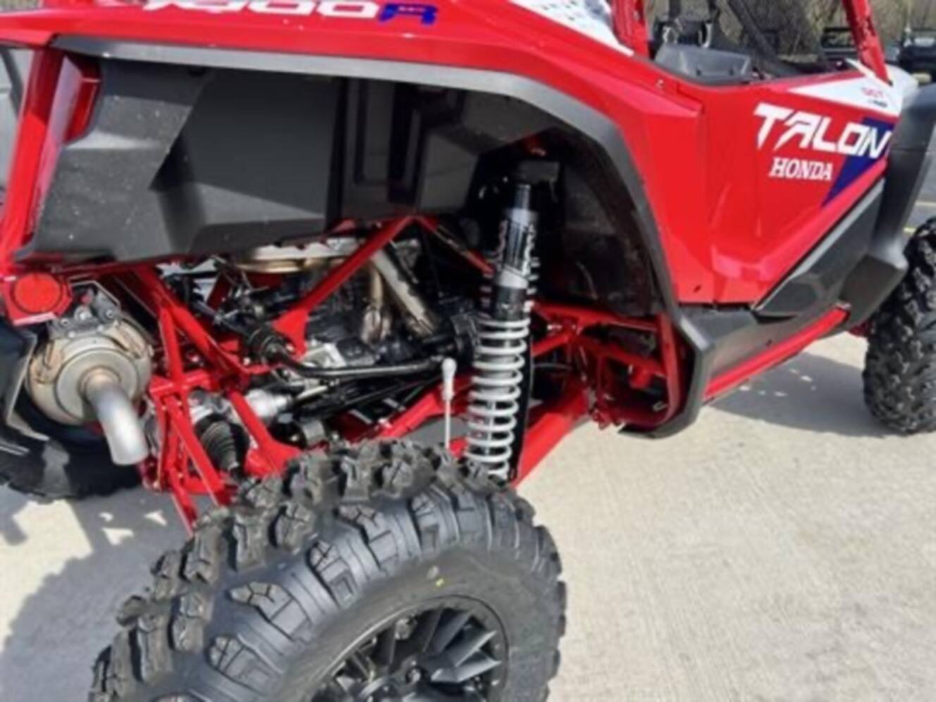 A photo of this 2026 Honda Talon 1000R FOX Live Valve