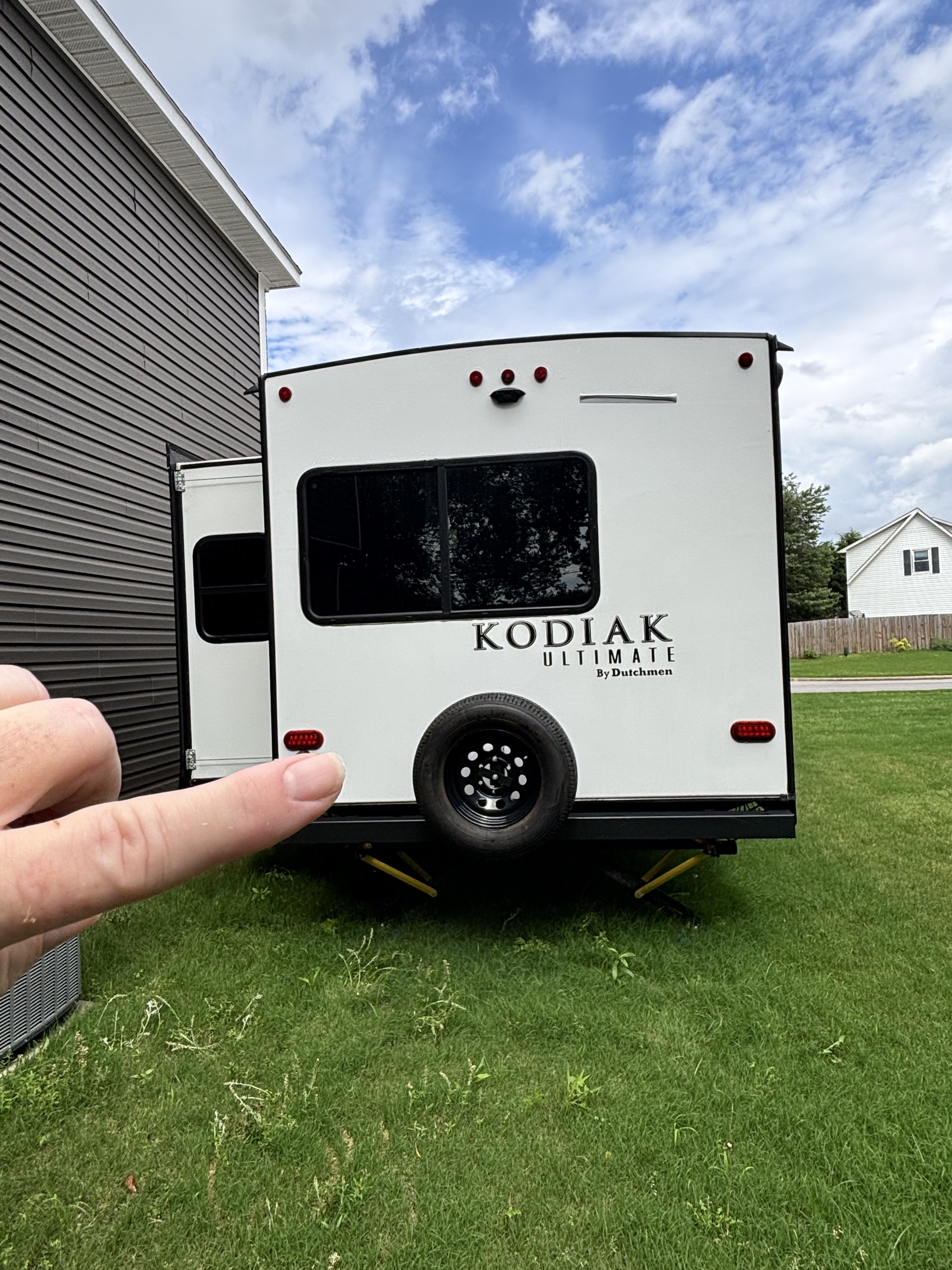 2021 Dutchmen KODIAK ULTIMATE 2921FKDS RV