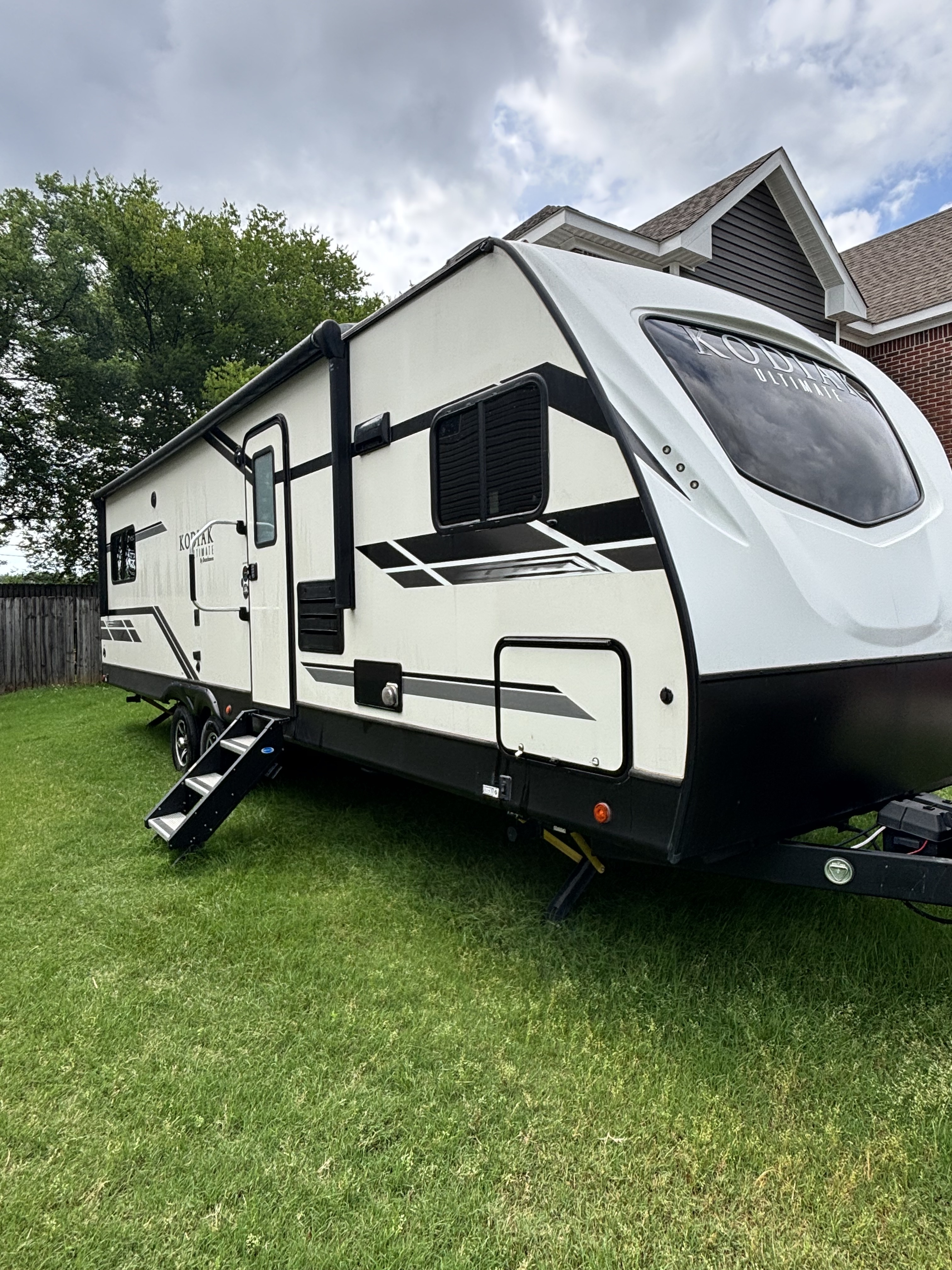 2021 Dutchmen KODIAK ULTIMATE 2921FKDS in madison AL