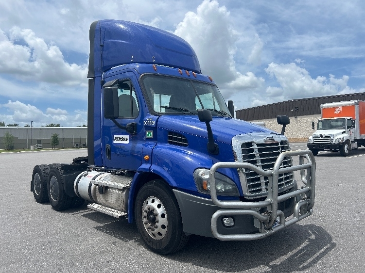 2020 FREIGHTLINER CASCADIA 113 in Tampa, FL