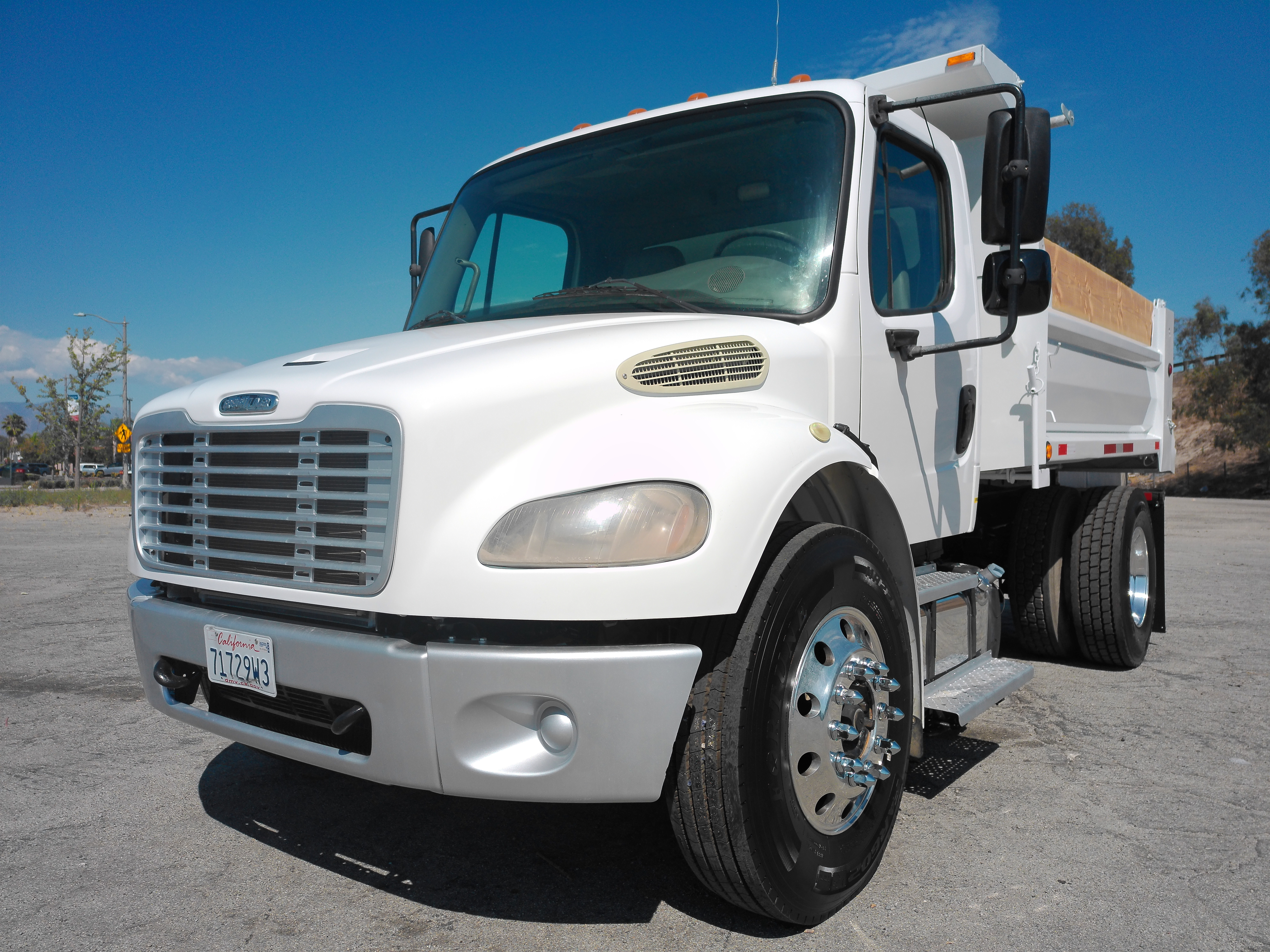 2016 FREIGHTLINER BUSINESS CLASS M2 106 in Colton, CA