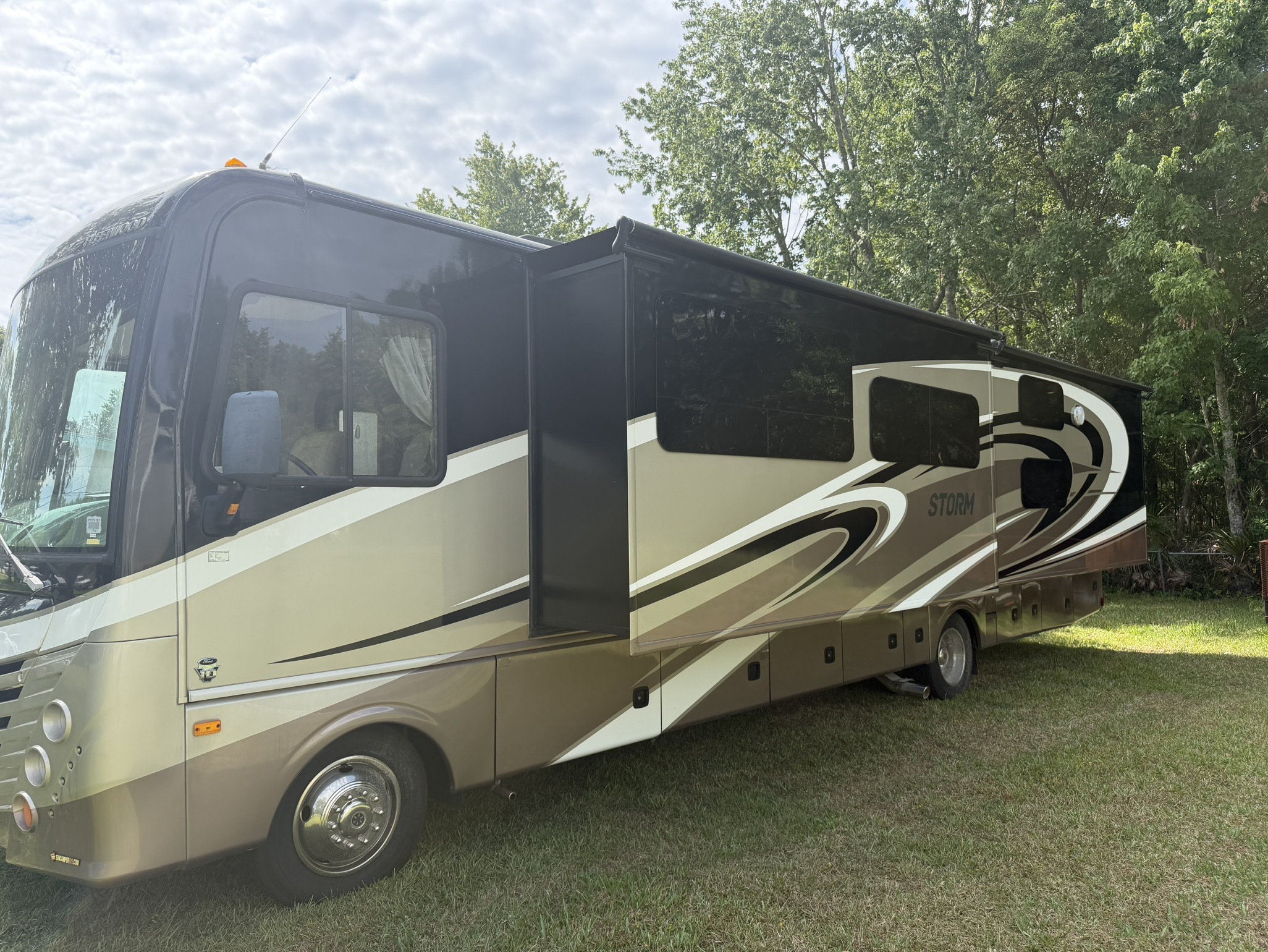 2017 Fleetwood STORM 36D in orlando FL