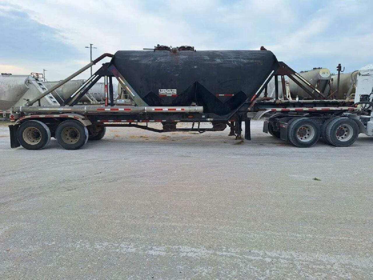 1985 FRUEHAUF 700 CFT in Dallas, TX