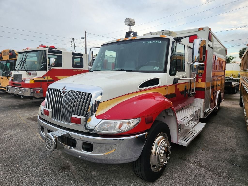 2006 International 4300SBA in Deland, FL