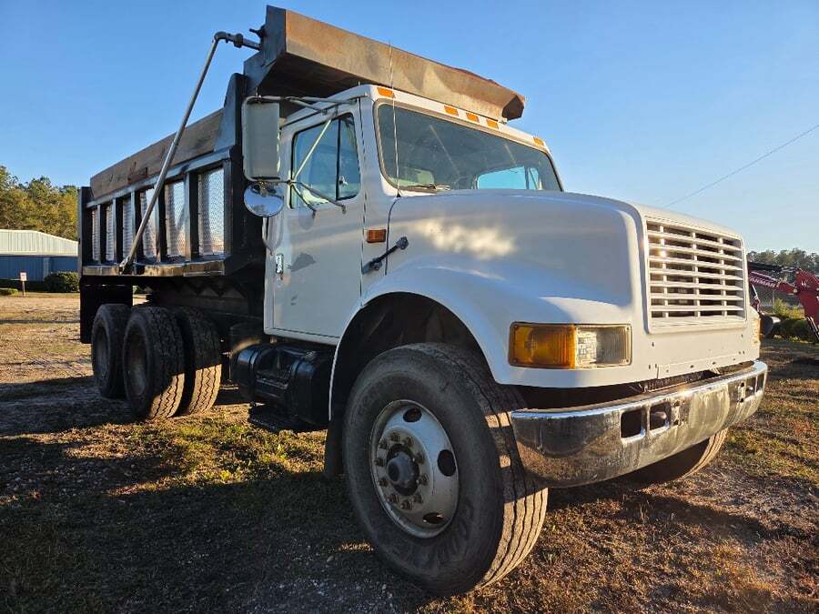 2000 INTERNATIONAL 4900 in Valdosta, GA