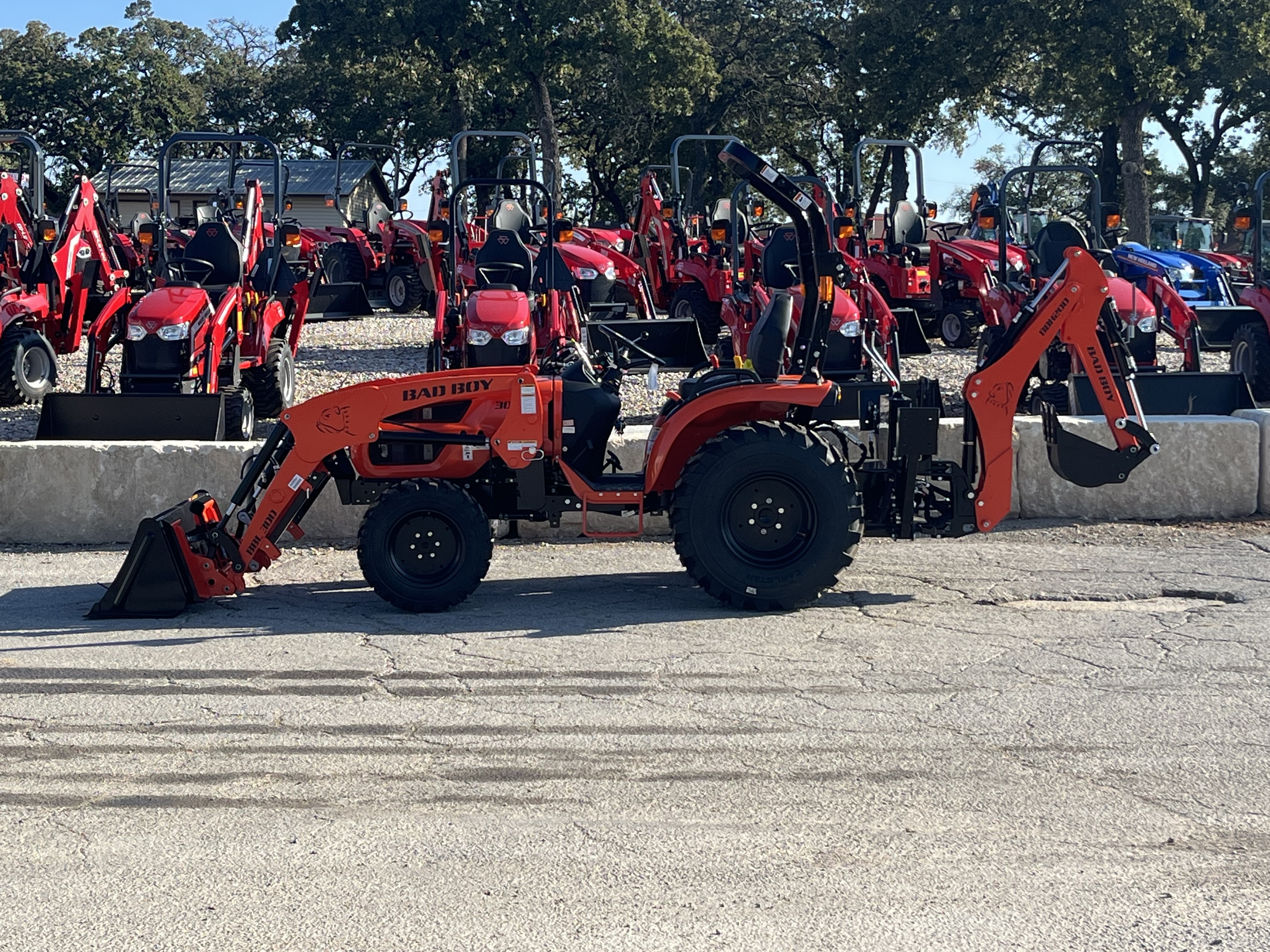 2026 BAD BOY TRACTOR 3026HILB in Weatherford, TX