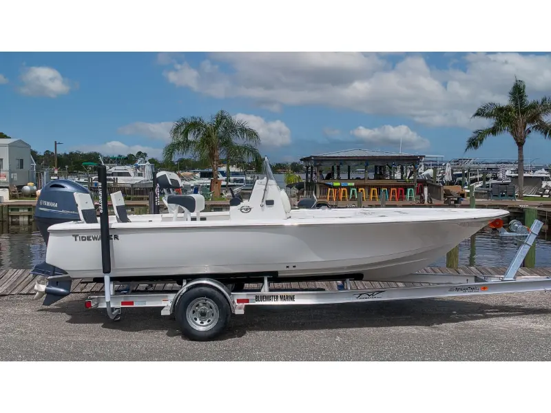 2027 Tidewater 1910 Bay Max