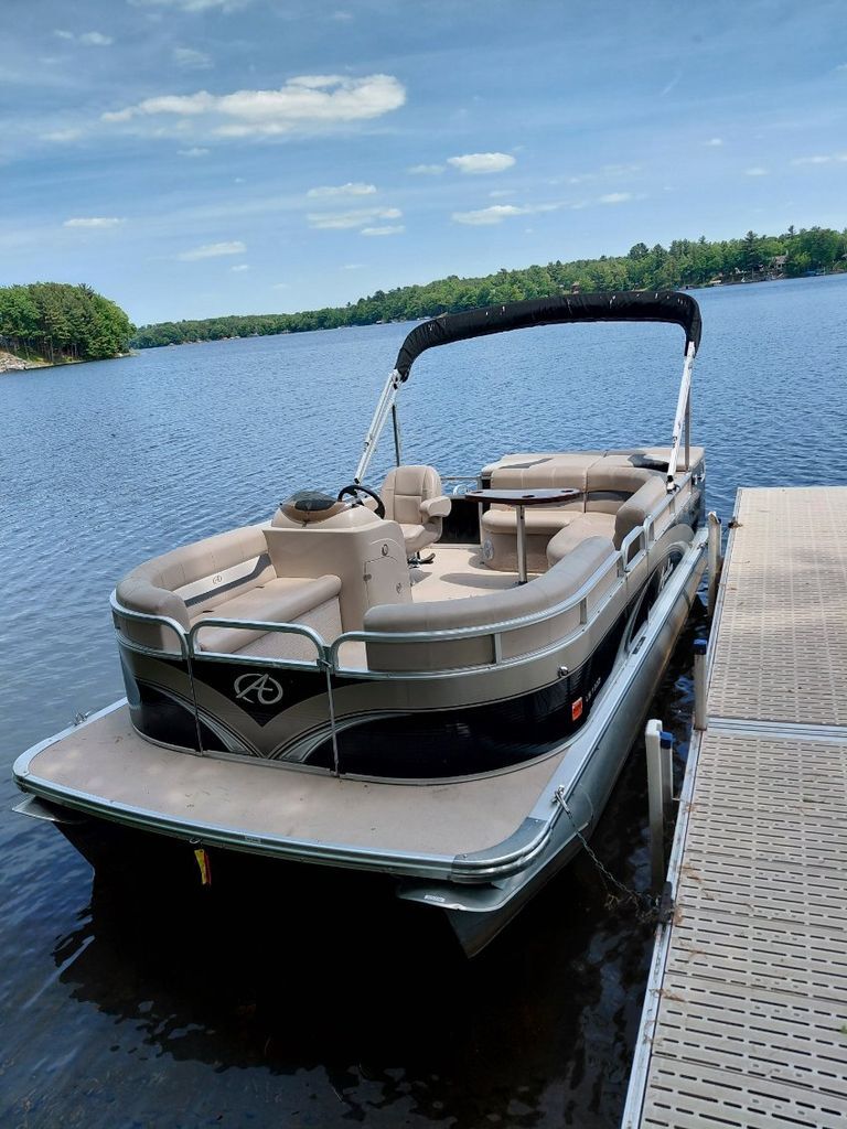 2014 Avalon 19 Pontoon in turtle lake WI
