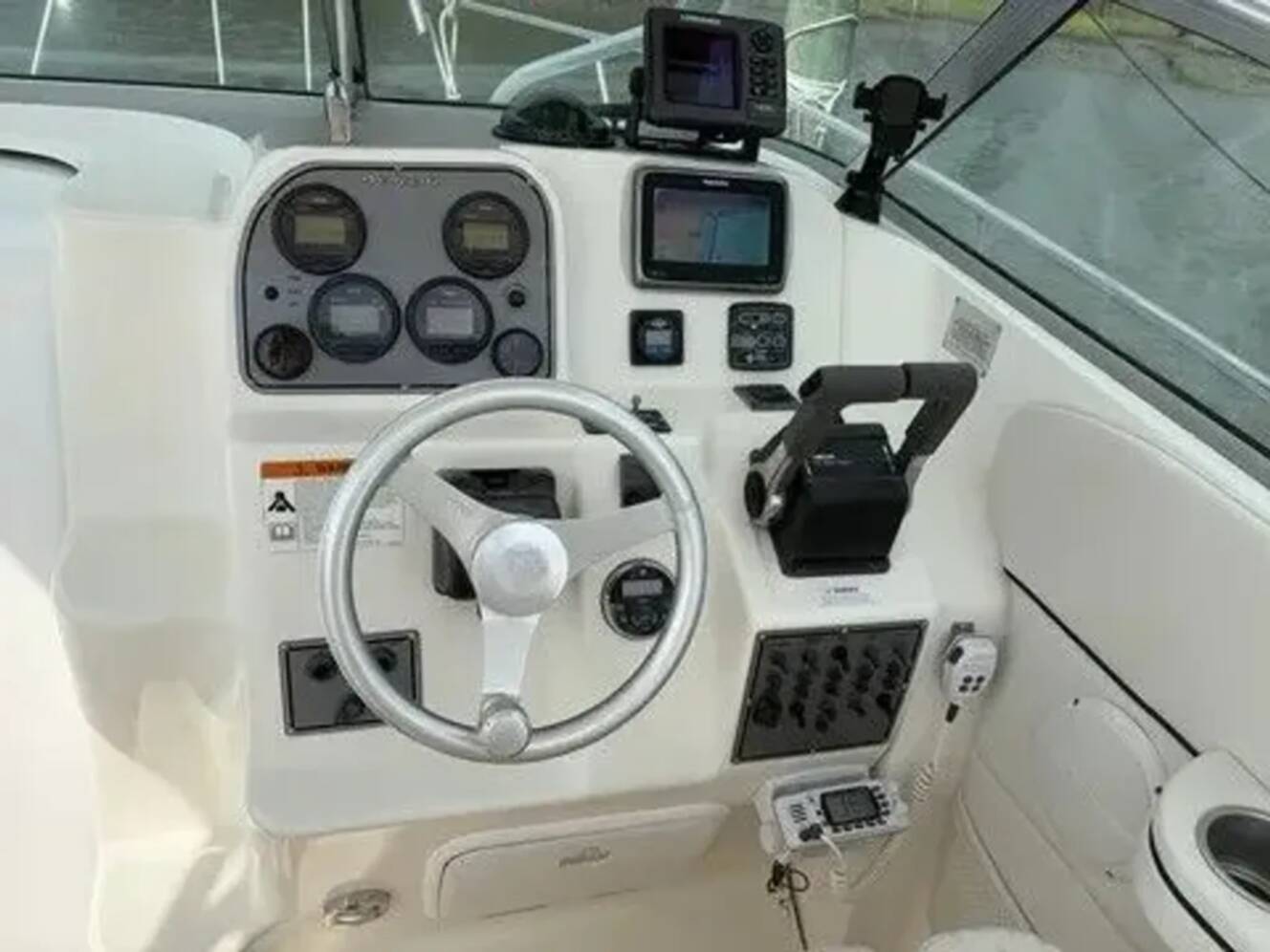 A photo of this 2003 Wellcraft 270 Coastal