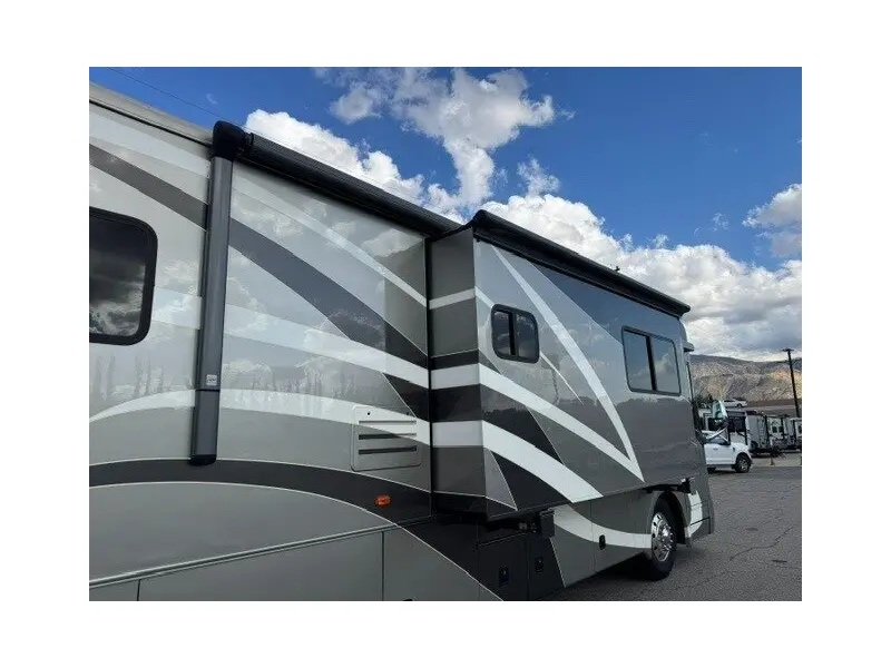 2007 Country Coach Inspire 360
