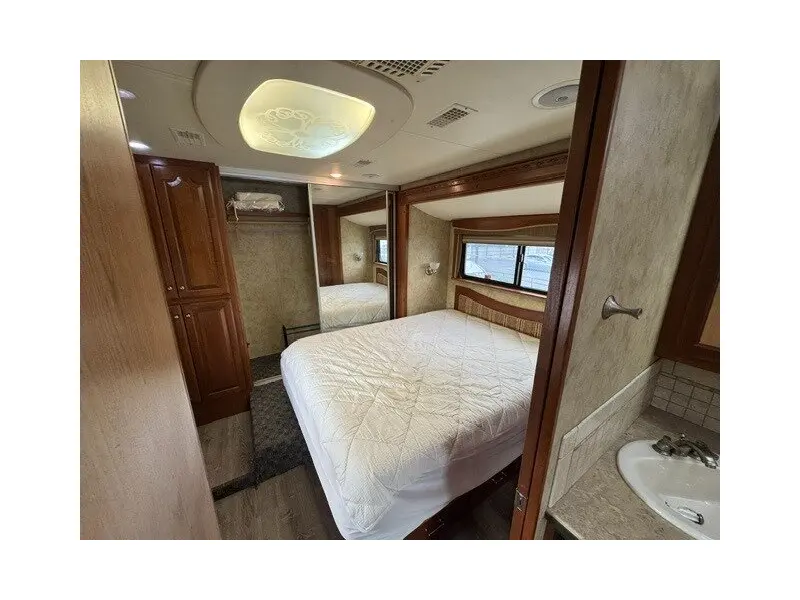 2007 Country Coach Inspire 360