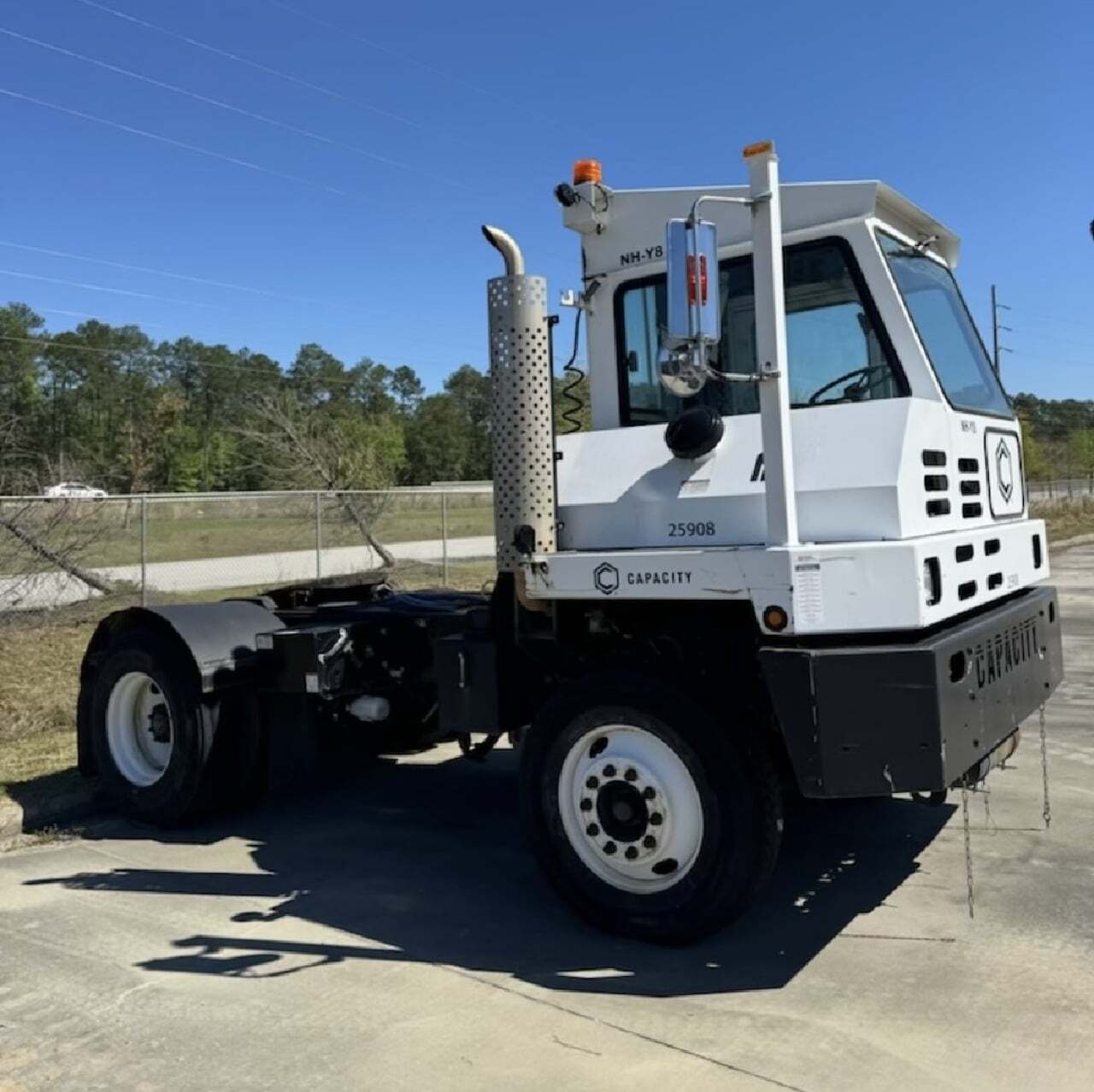 2015 CAPACITY TJ5000 in Dallas, TX