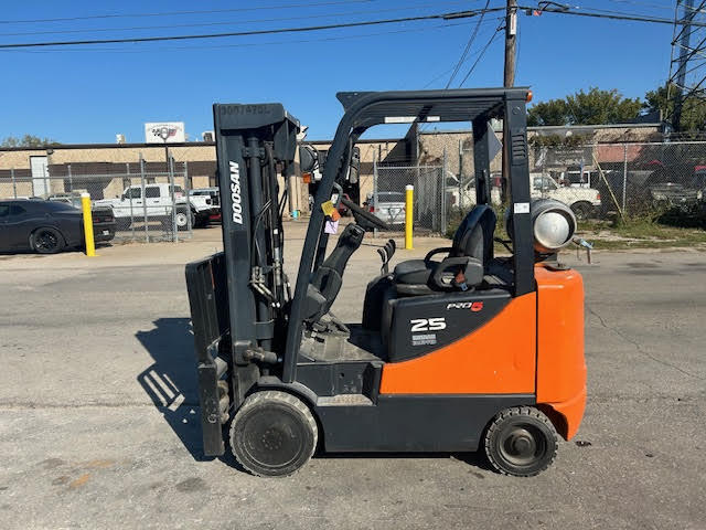 2011 Doosan GC25E-5 in Dallas, TX