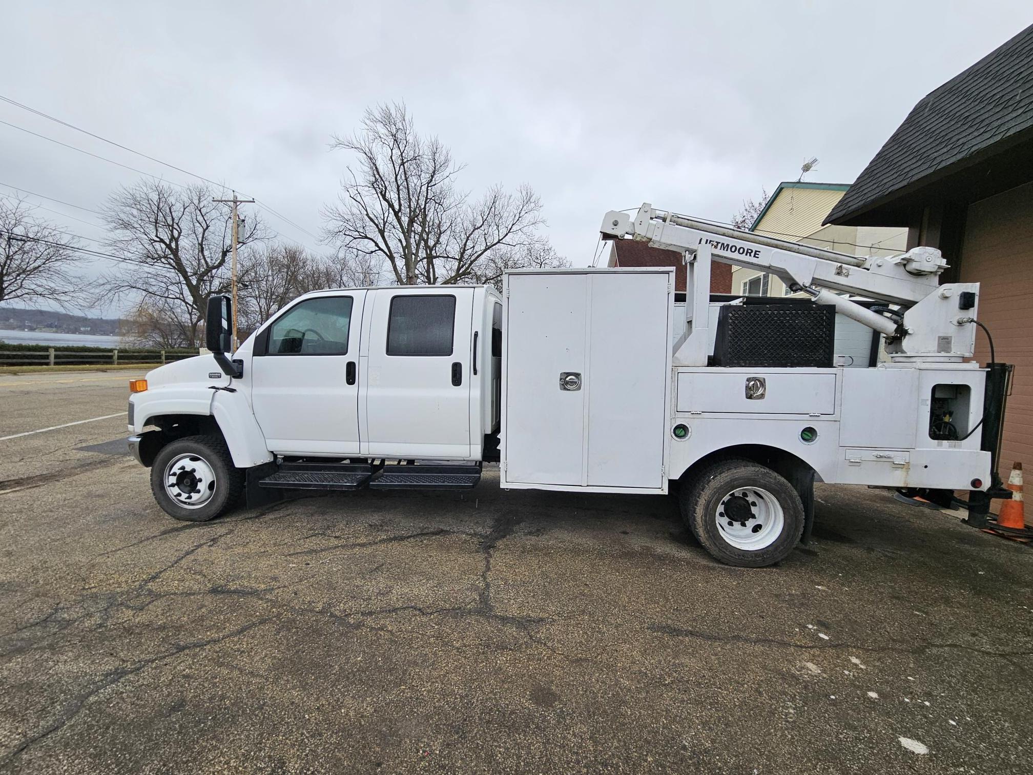 2009 CHEVROLET 5500 in Silver Lake, WI