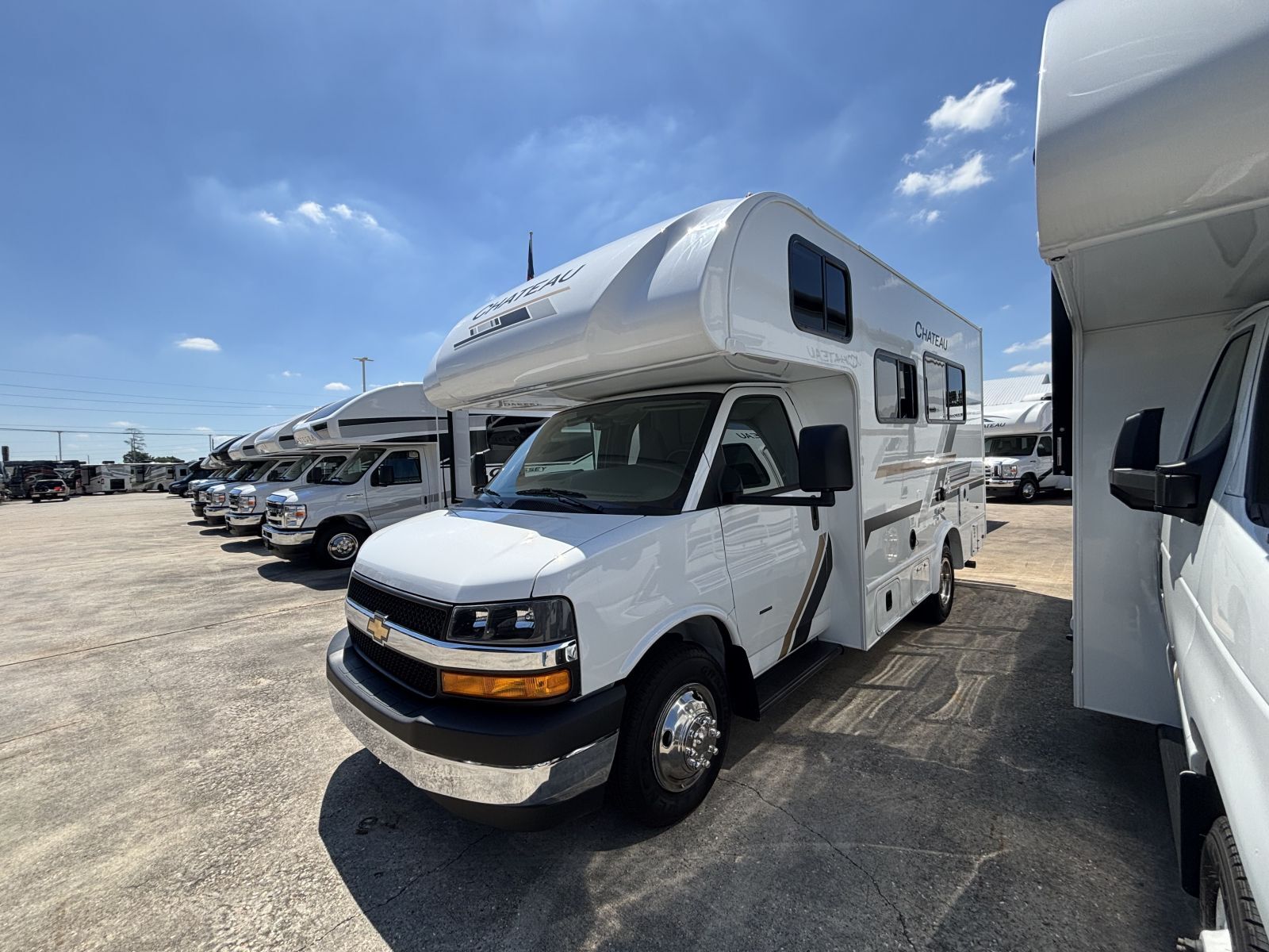 2027 Thor Motor Coach Chateau 19X in spring TX