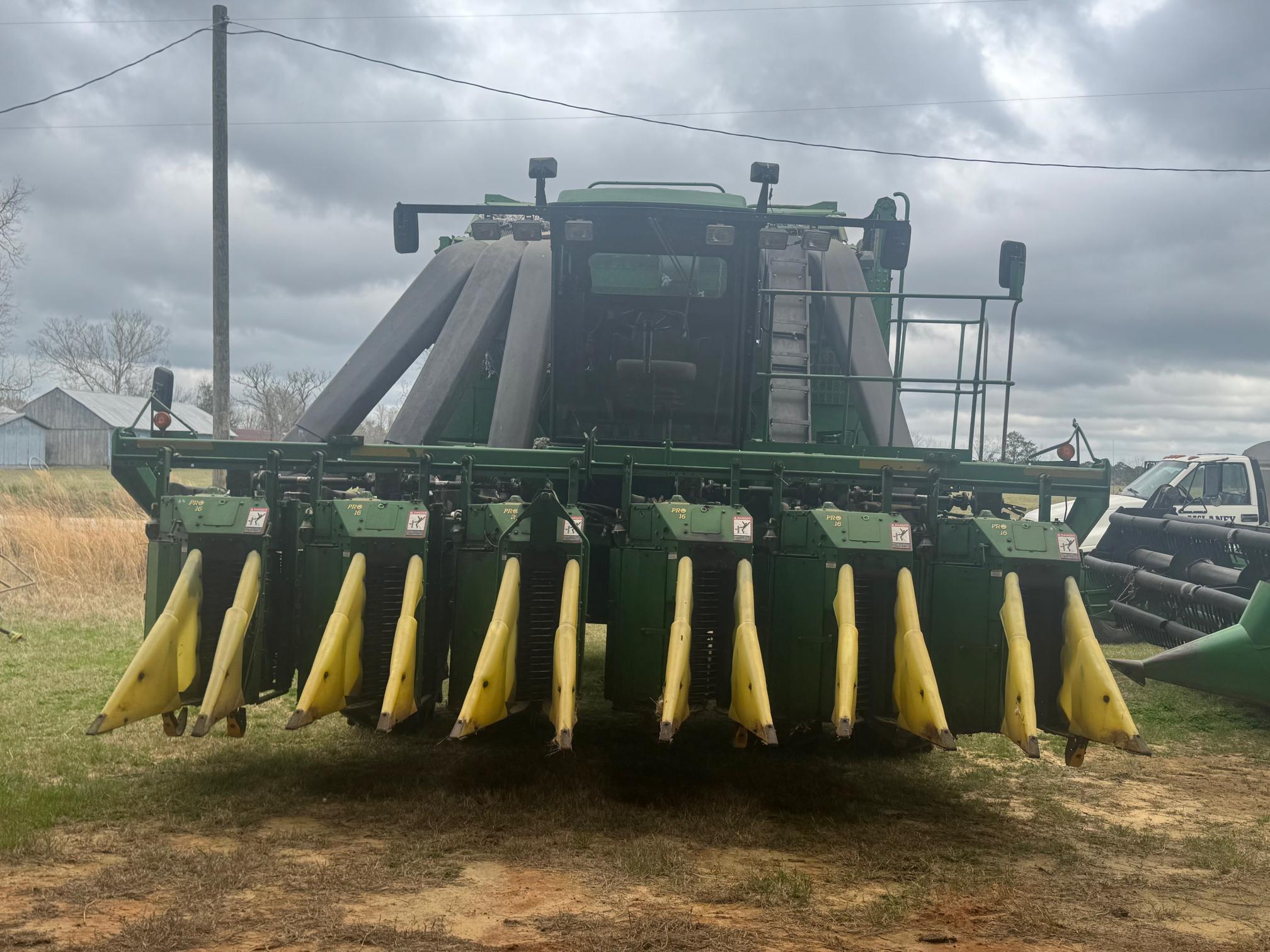 2001 JOHN DEERE 9976 in Prairieville, LA