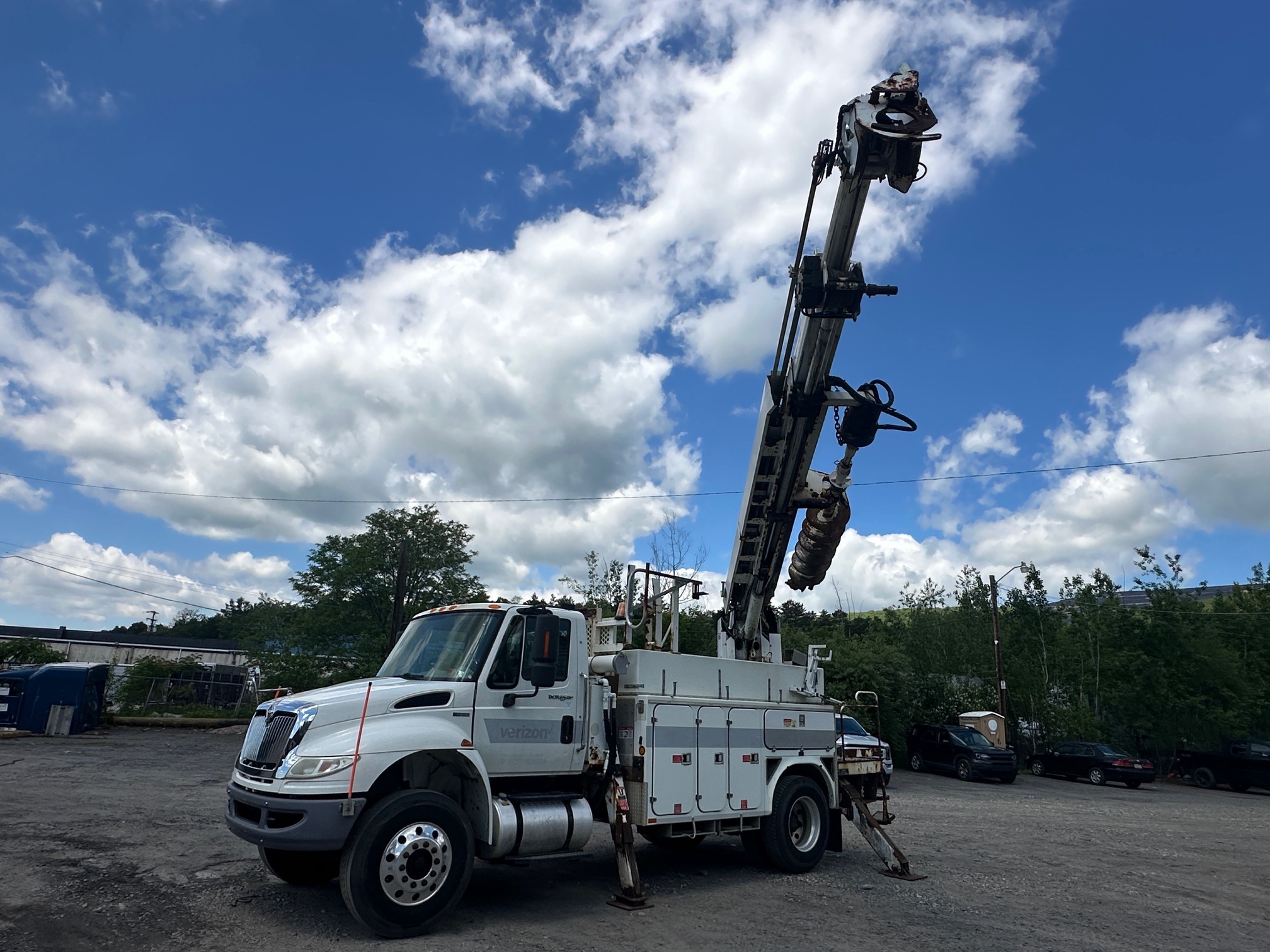 Used 4400 For Sale - International Trucks with Digger Derrick