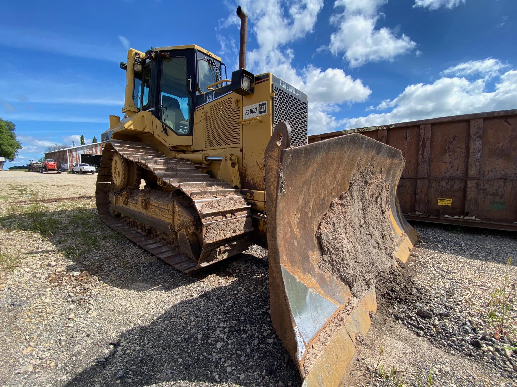 1999 CATERPILLAR D6M in Omro, WI