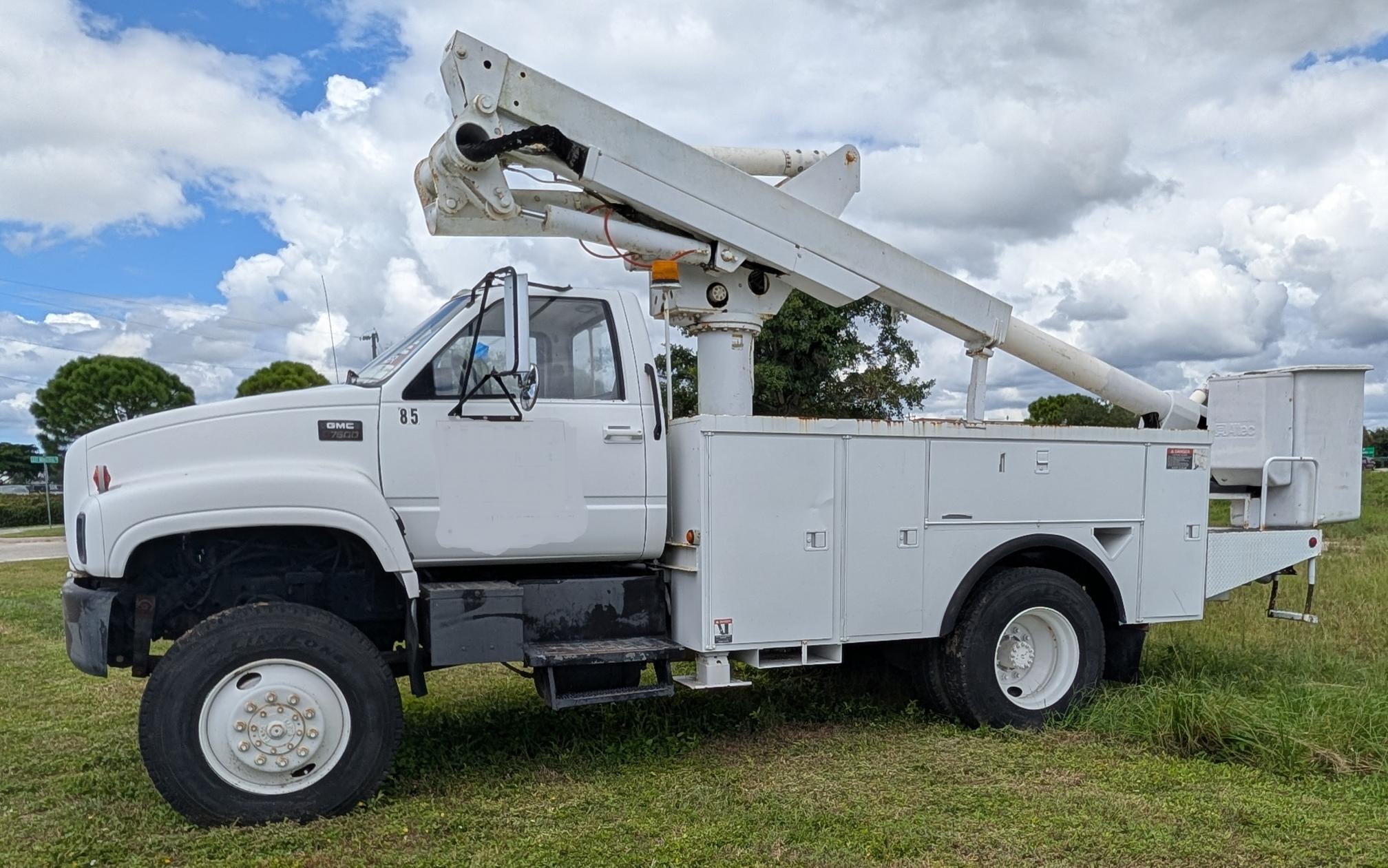 2000 GMC C7500 in Prairieville, LA