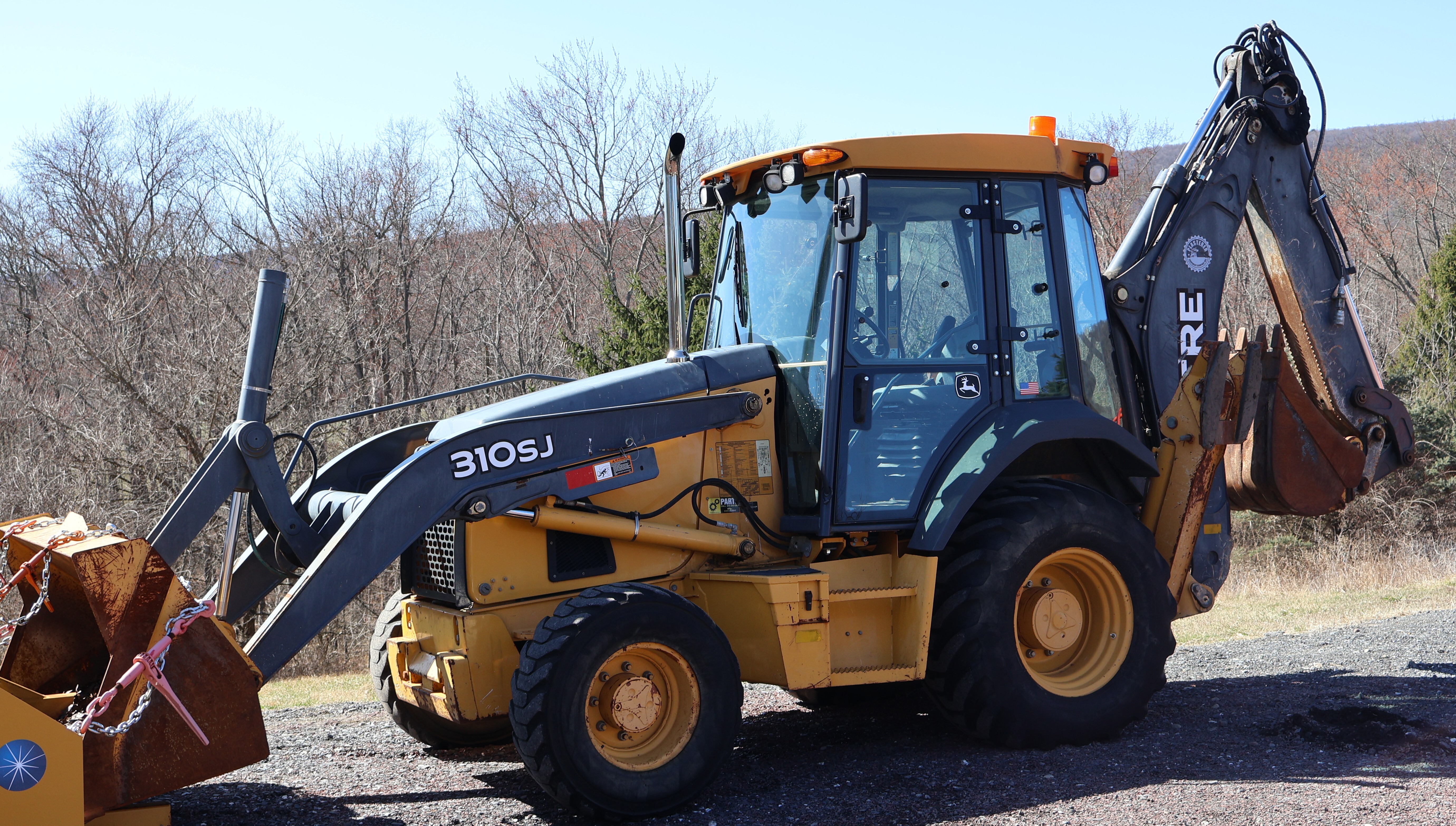 2012 DEERE 310SJ in Prairieville, PA