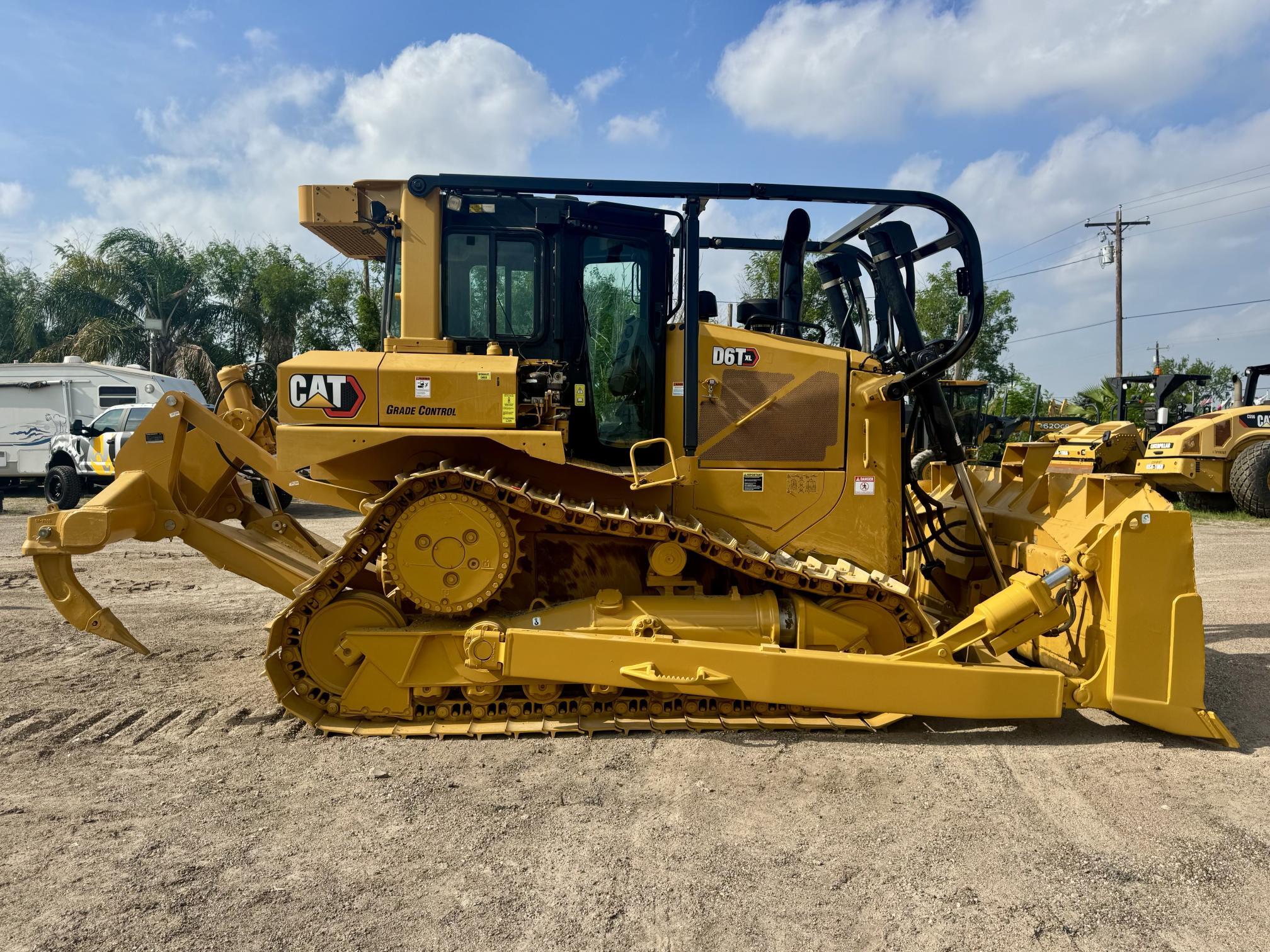 2018 CATERPILLAR D6T XL in Prairieville, LA
