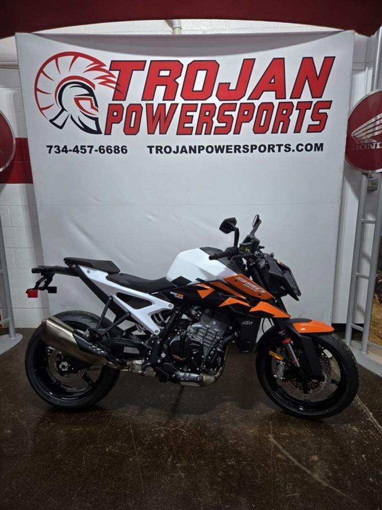 2027 KTM 990 Duke 990 in Monroe, MI