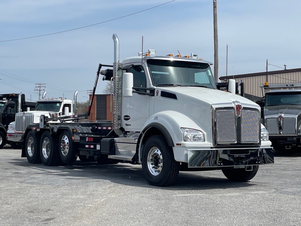 2025 KENWORTH T880 in Upper Marlboro, MD