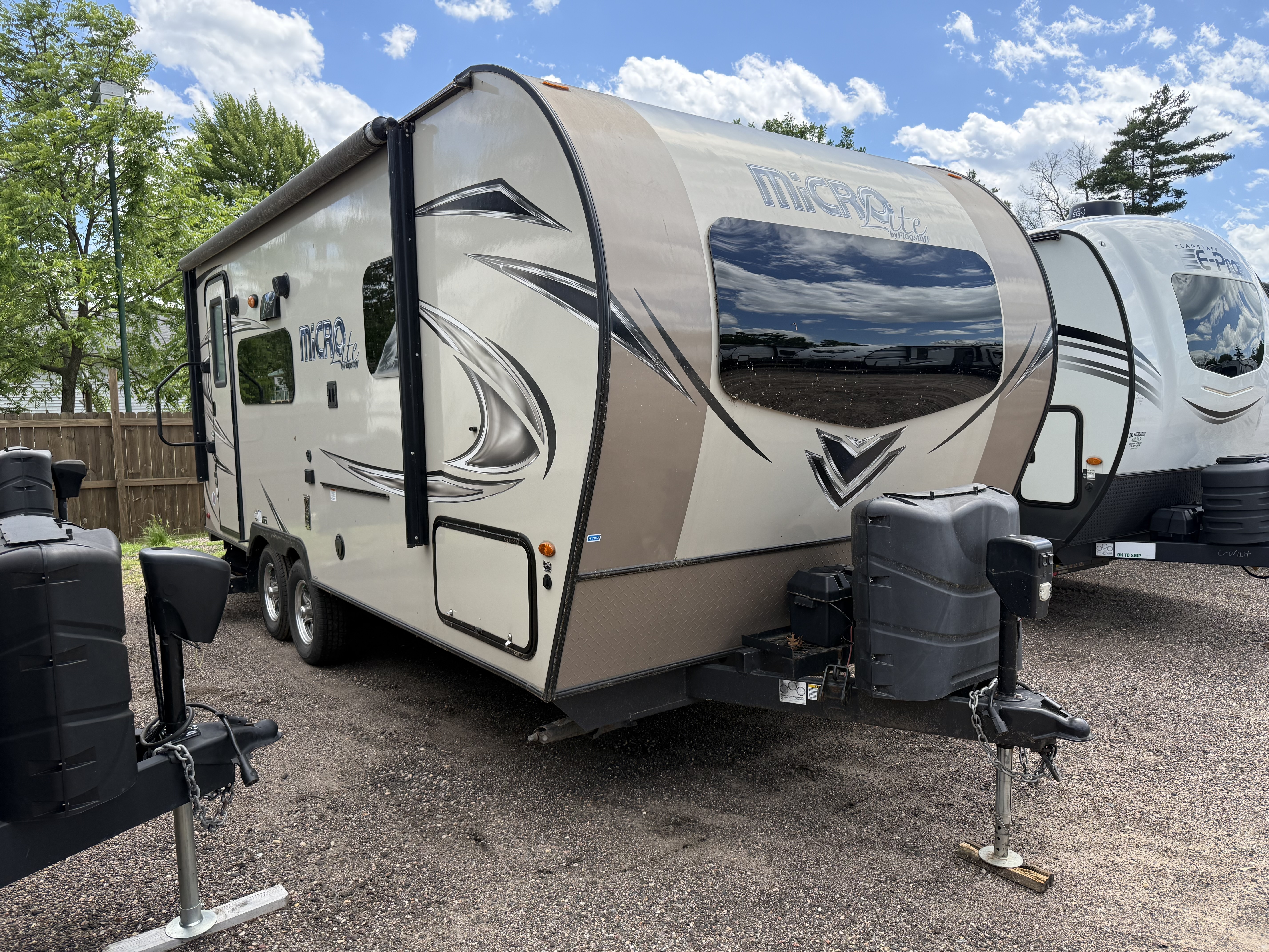 2018 Forest River Flagstaff Micro Lite 21FBRS RV