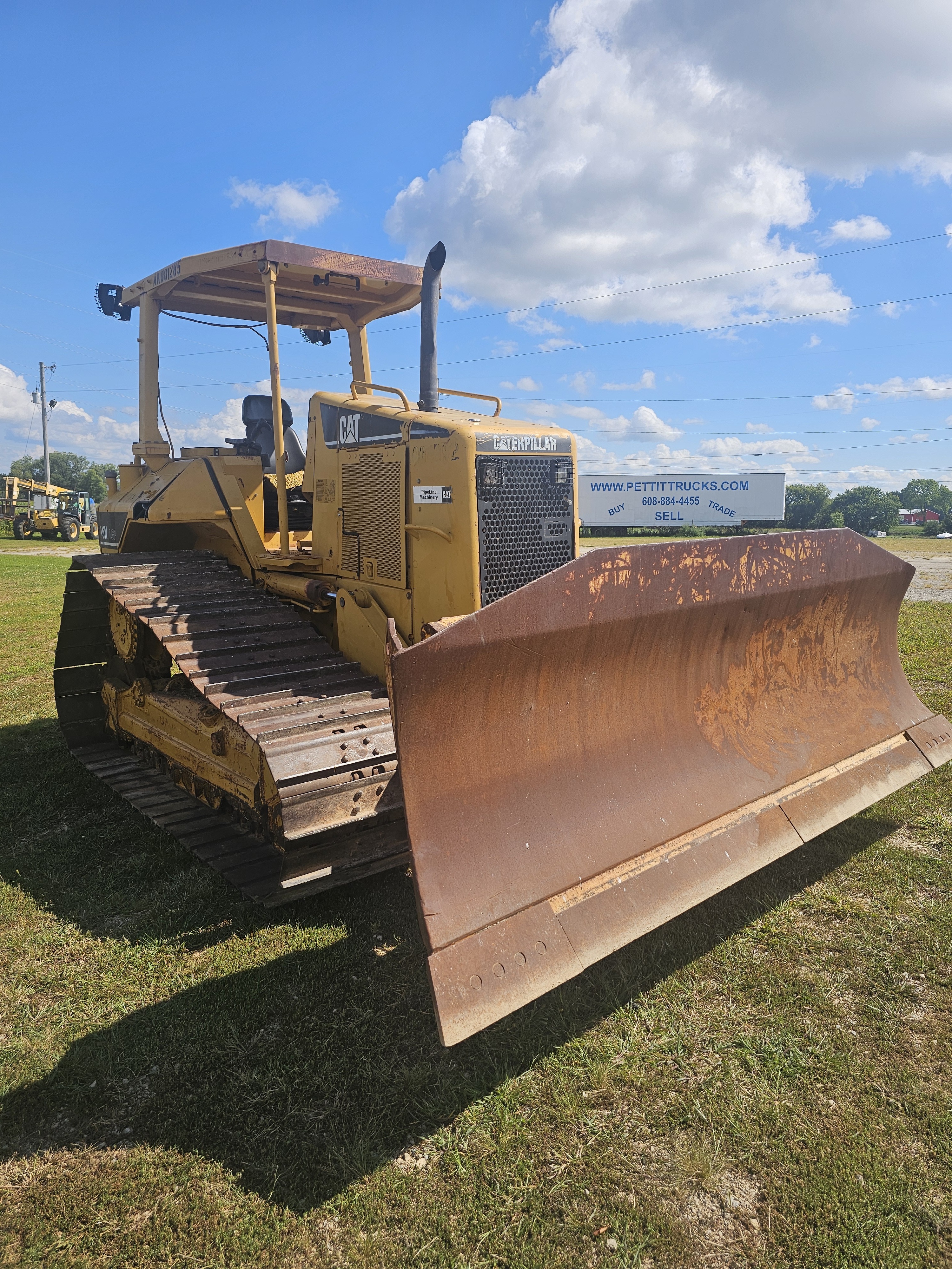 2005 Caterpillar D5N LGP in Edgerton, WI