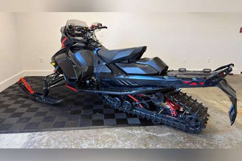 2022 Ski-Doo Renegade 850 E-TEC XRS BASE in milford NH