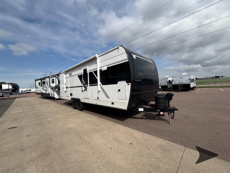 2026 Winnebago Thrive 26FKD in tea SD