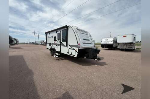 2022 Winnebago Industries Towables Micro Minnie FLX 2108FBS in tea SD