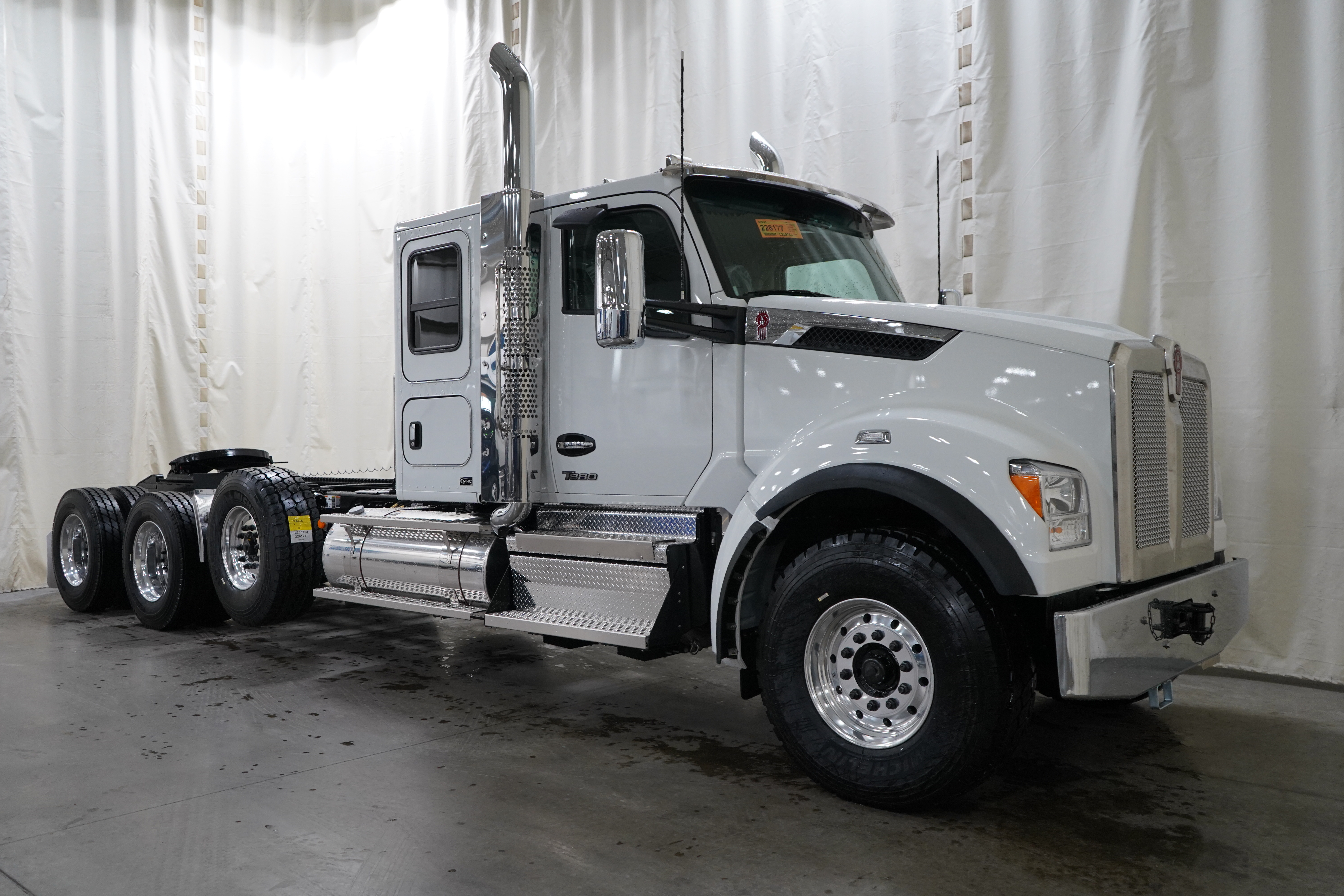 2027 KENWORTH T880S PH in Fort Worth, TX
