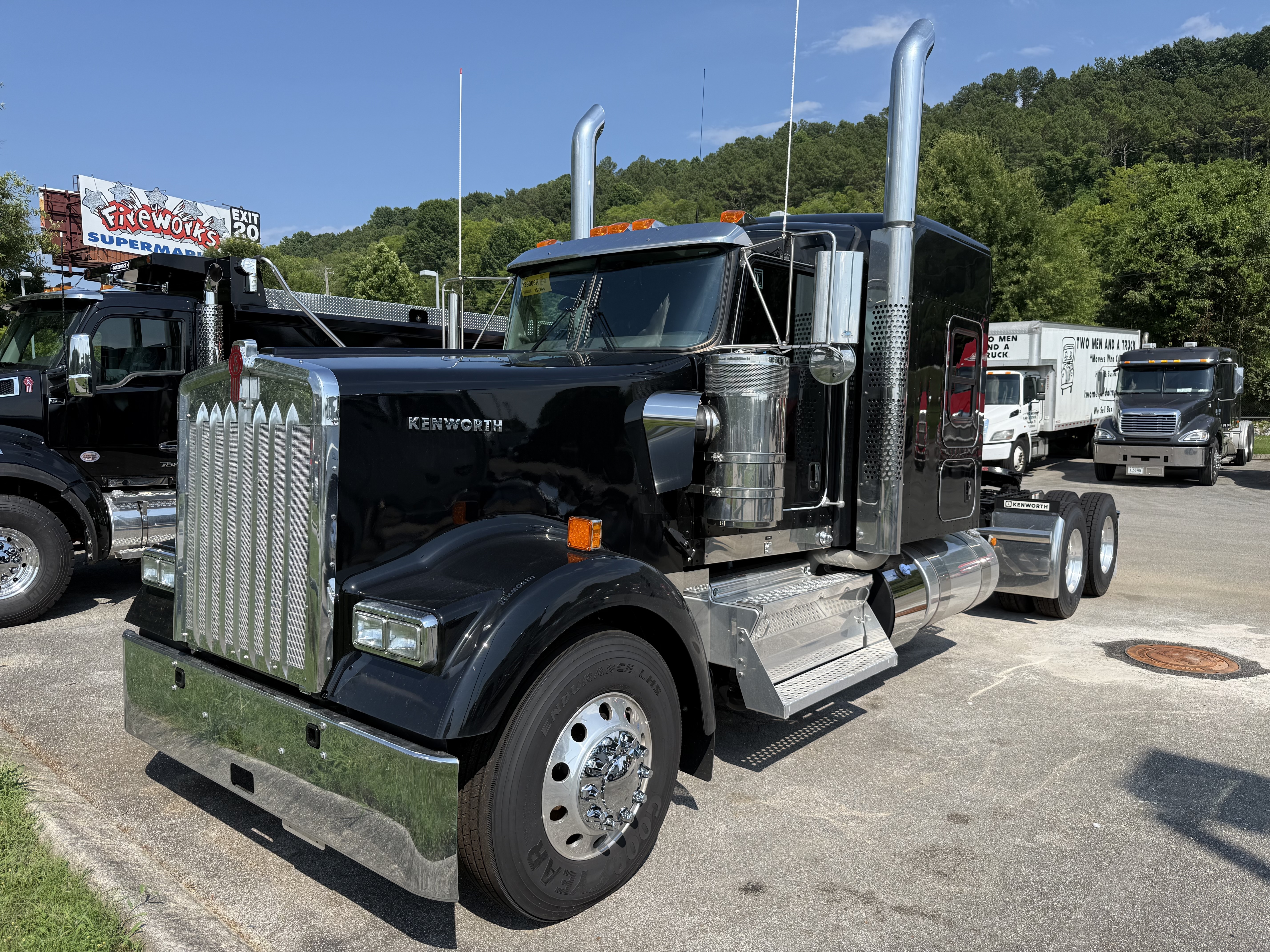 2027 KENWORTH W900L in Chattanooga, TN