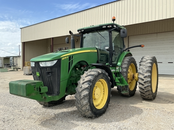 2013 John Deere 8235R in Waterproof, LA