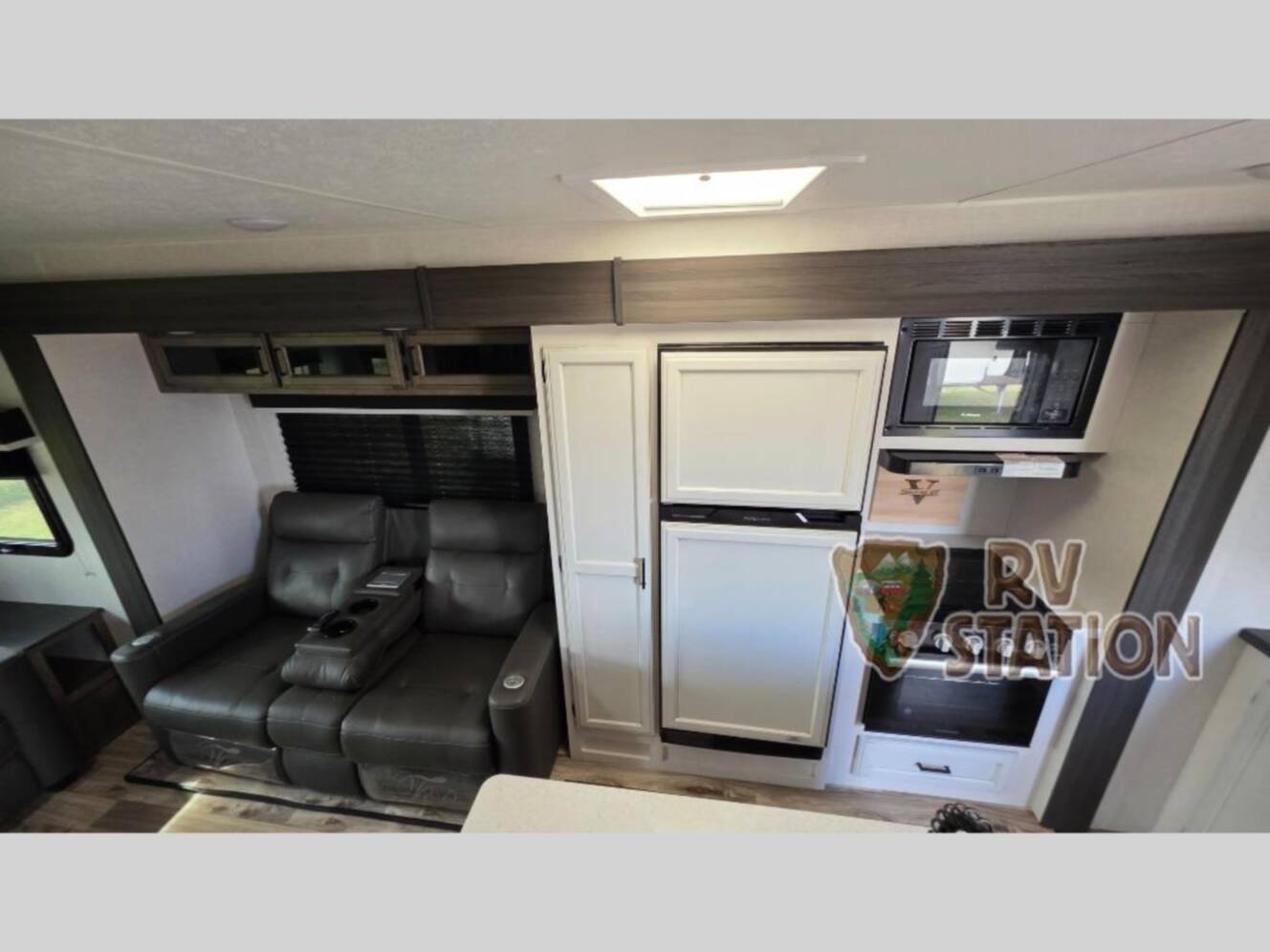 A photo of this 2023 Venture Rv SportTrek Touring Edition STT343VIK